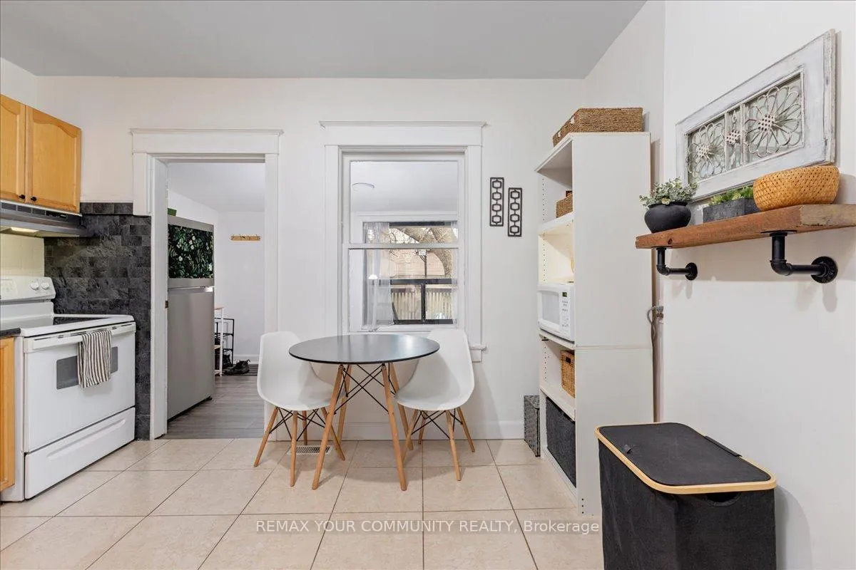 Photo 11 of 917 Broadview Avenue, Toronto, Playter Estates-Danforth — HOMEH