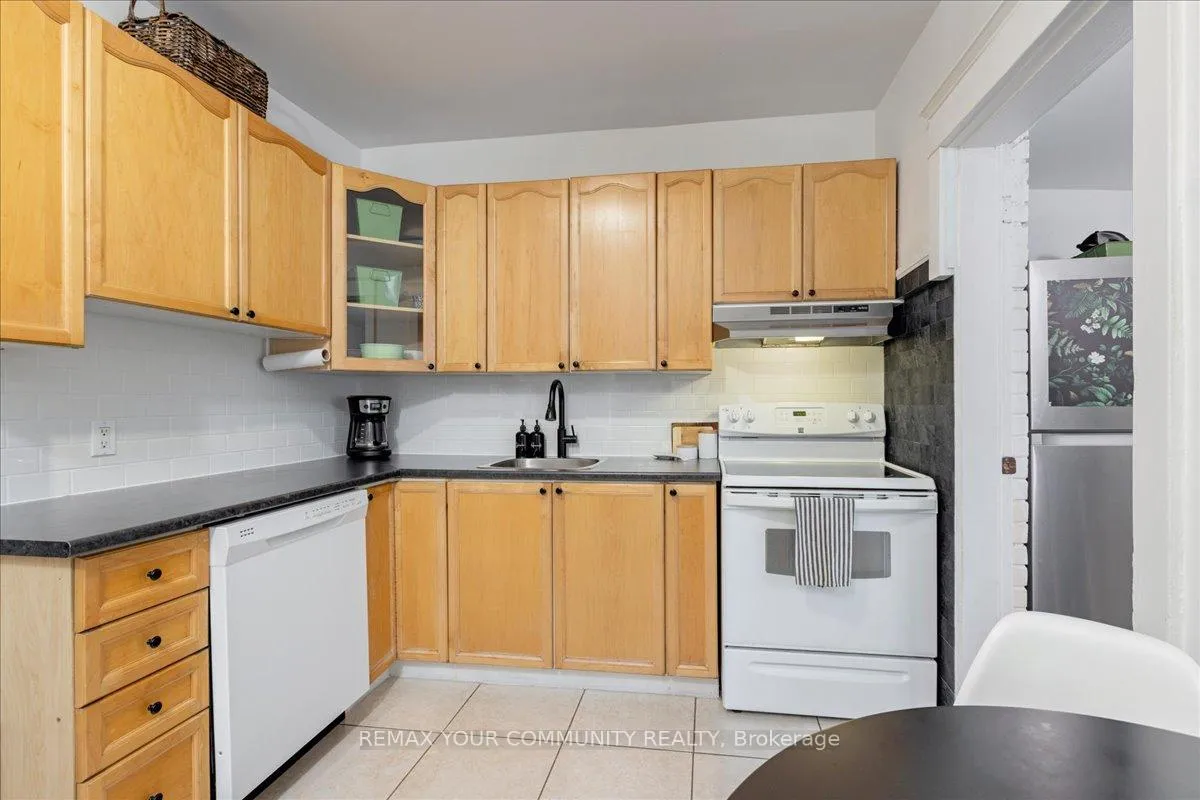 Photo 13 of 917 Broadview Avenue, Toronto, Playter Estates-Danforth — HOMEH