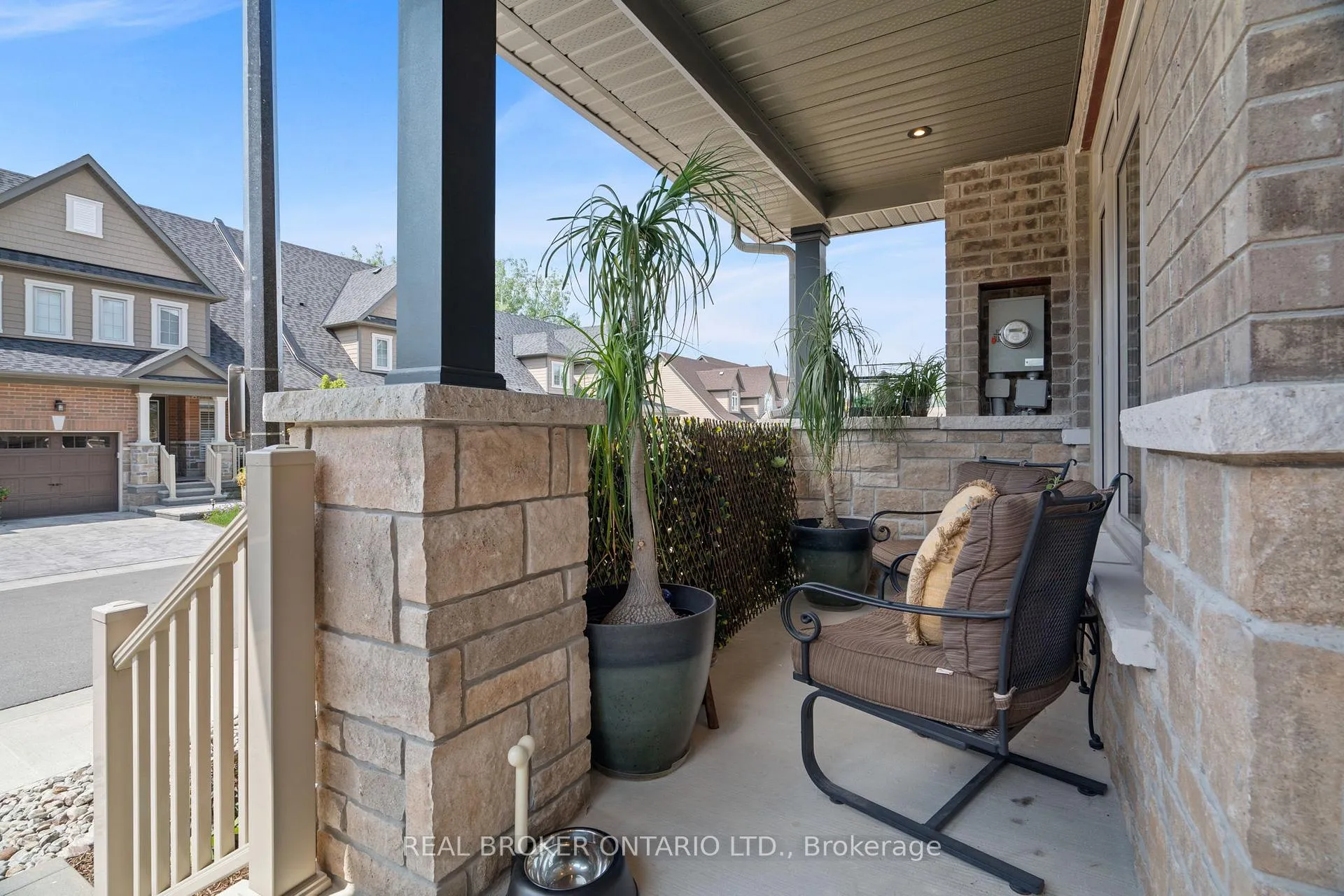Photo 3 of 23 Howard Williams Court, Uxbridge — HOMEH