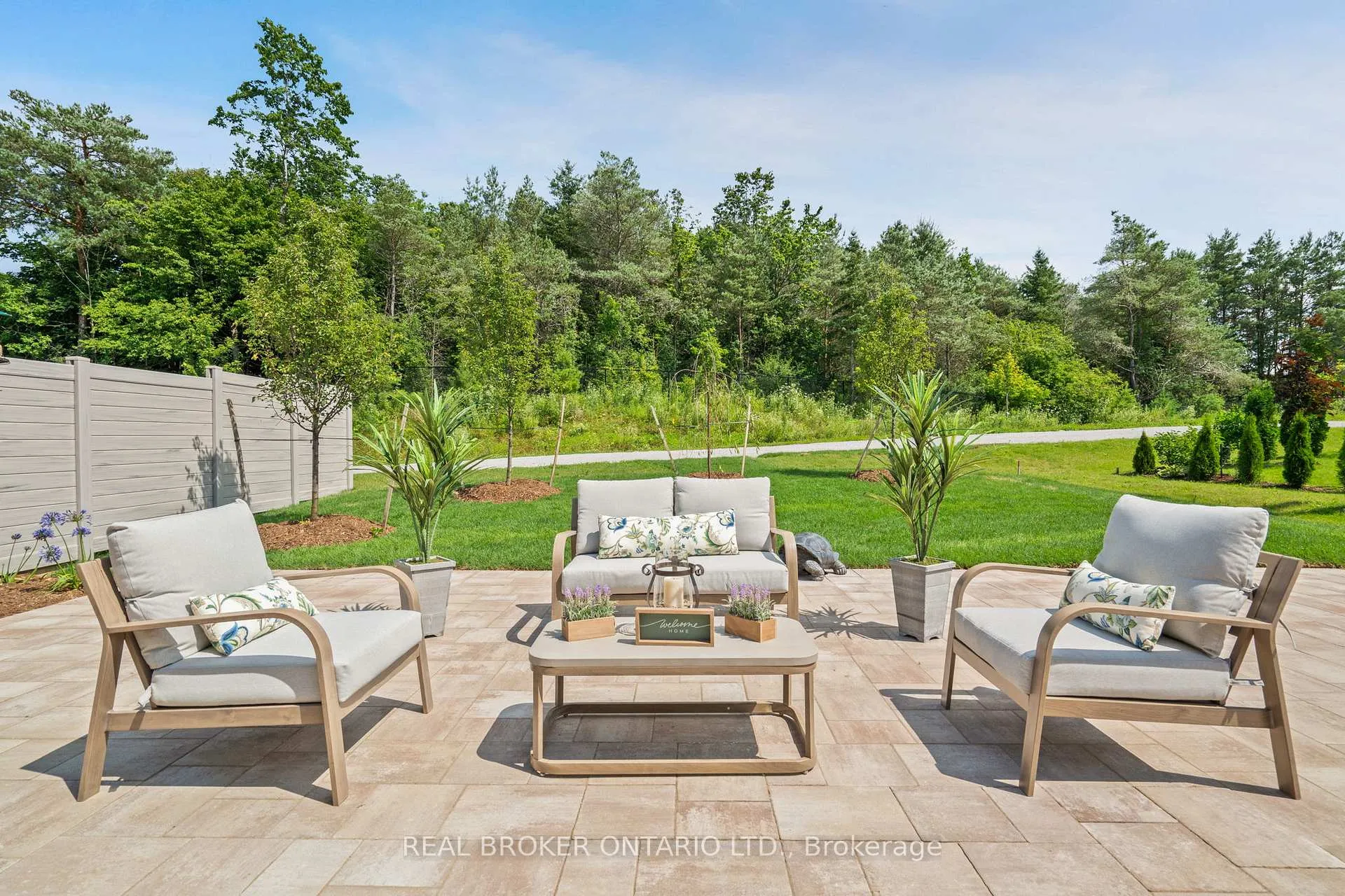 Photo 35 of 23 Howard Williams Court, Uxbridge — HOMEH