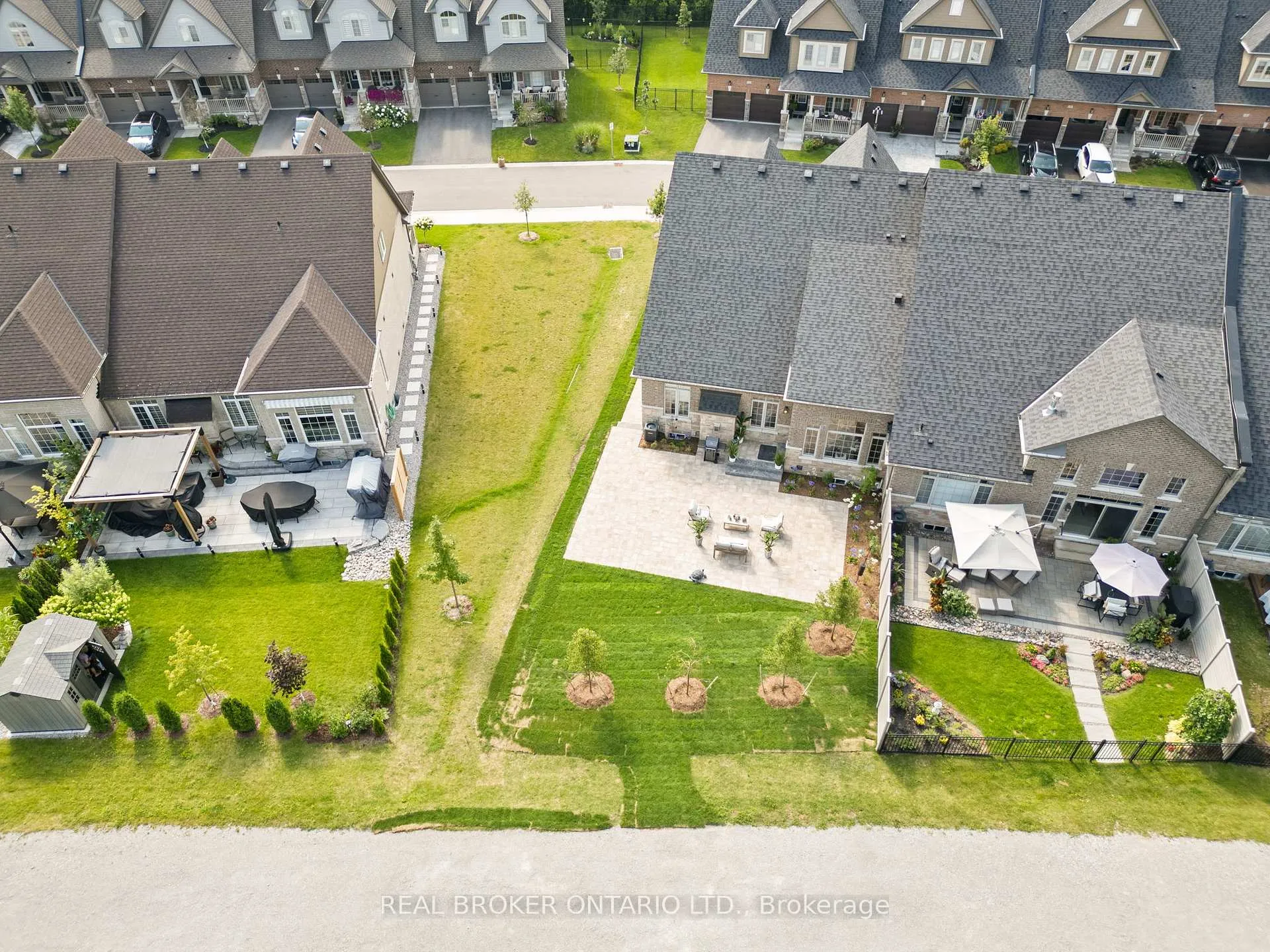 Photo 40 of 23 Howard Williams Court, Uxbridge — HOMEH