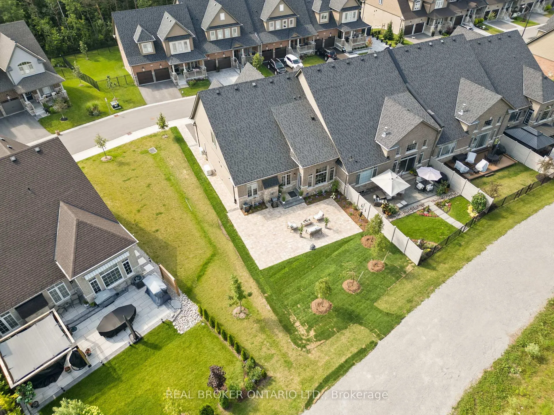 Photo 41 of 23 Howard Williams Court, Uxbridge — HOMEH