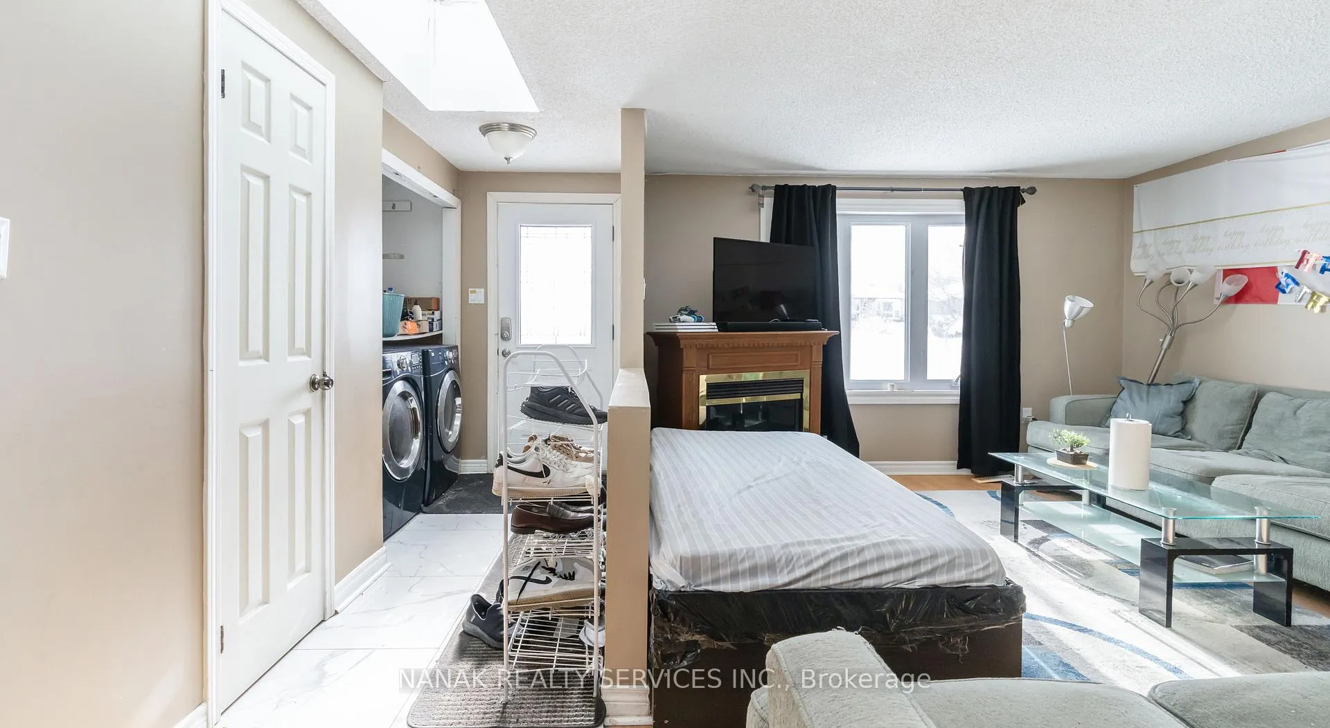 Photo 5 of 46 Hickling Trail, Barrie, Grove East — HOMEH