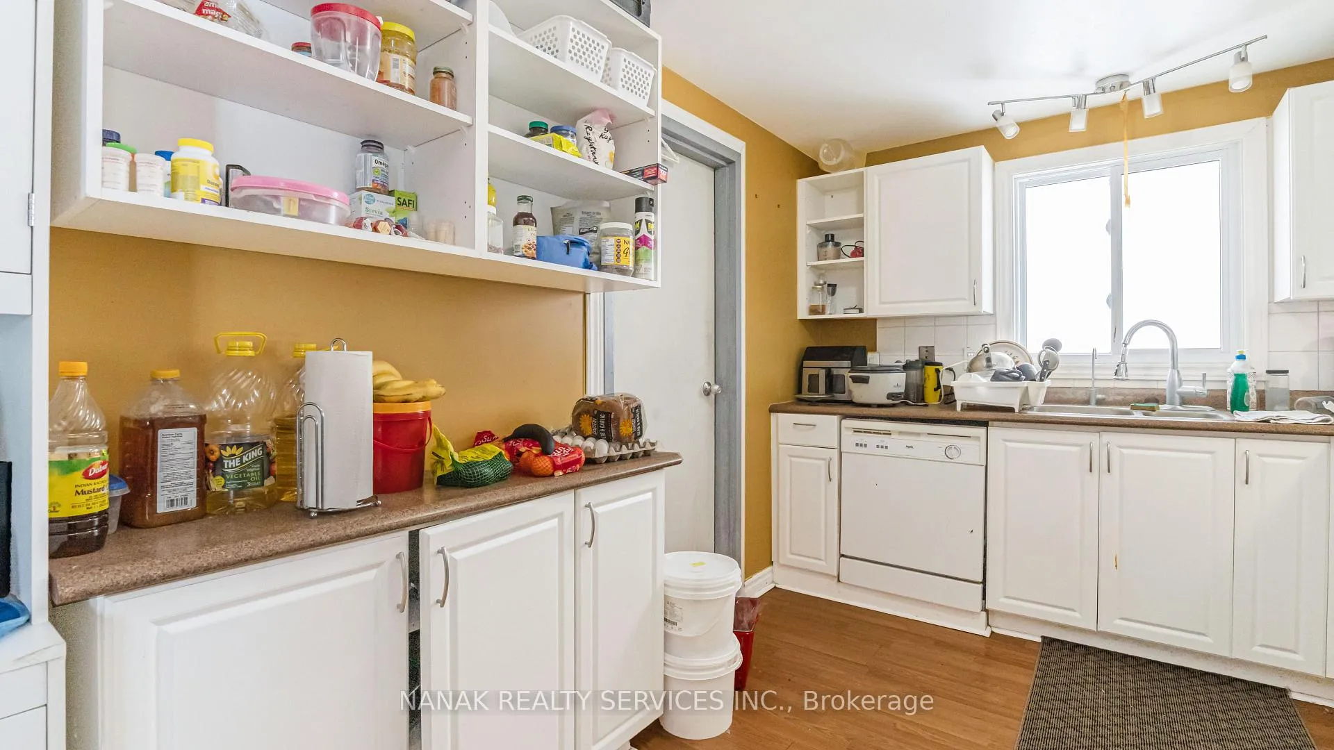Photo 13 of 46 Hickling Trail, Barrie, Grove East — HOMEH