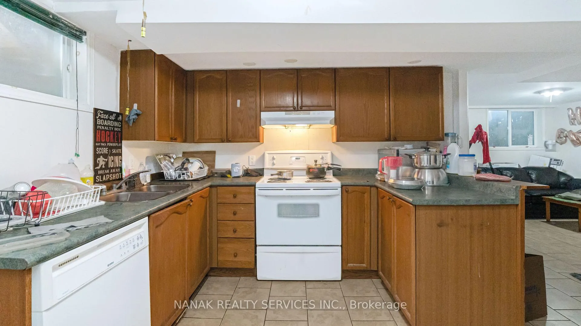 Photo 29 of 46 Hickling Trail, Barrie, Grove East — HOMEH