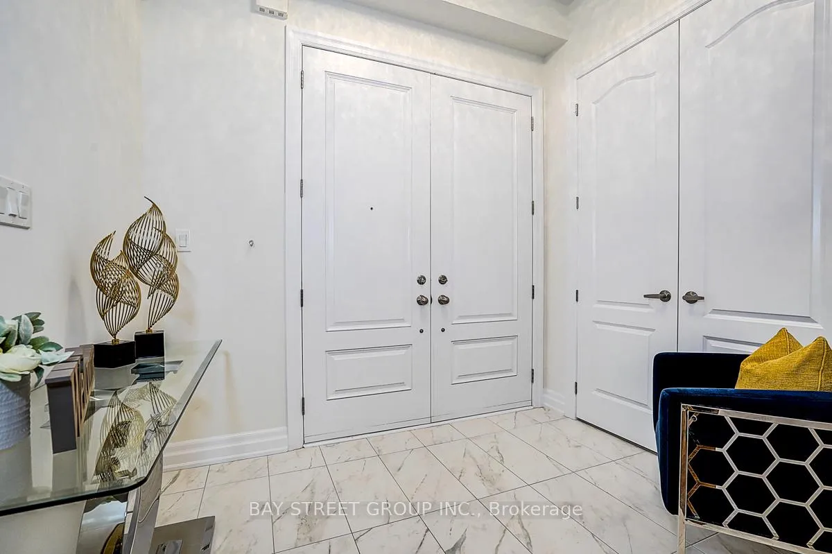 Photo 3 of 16 Botelho Circle, Aurora, Bayview Southeast — HOMEH