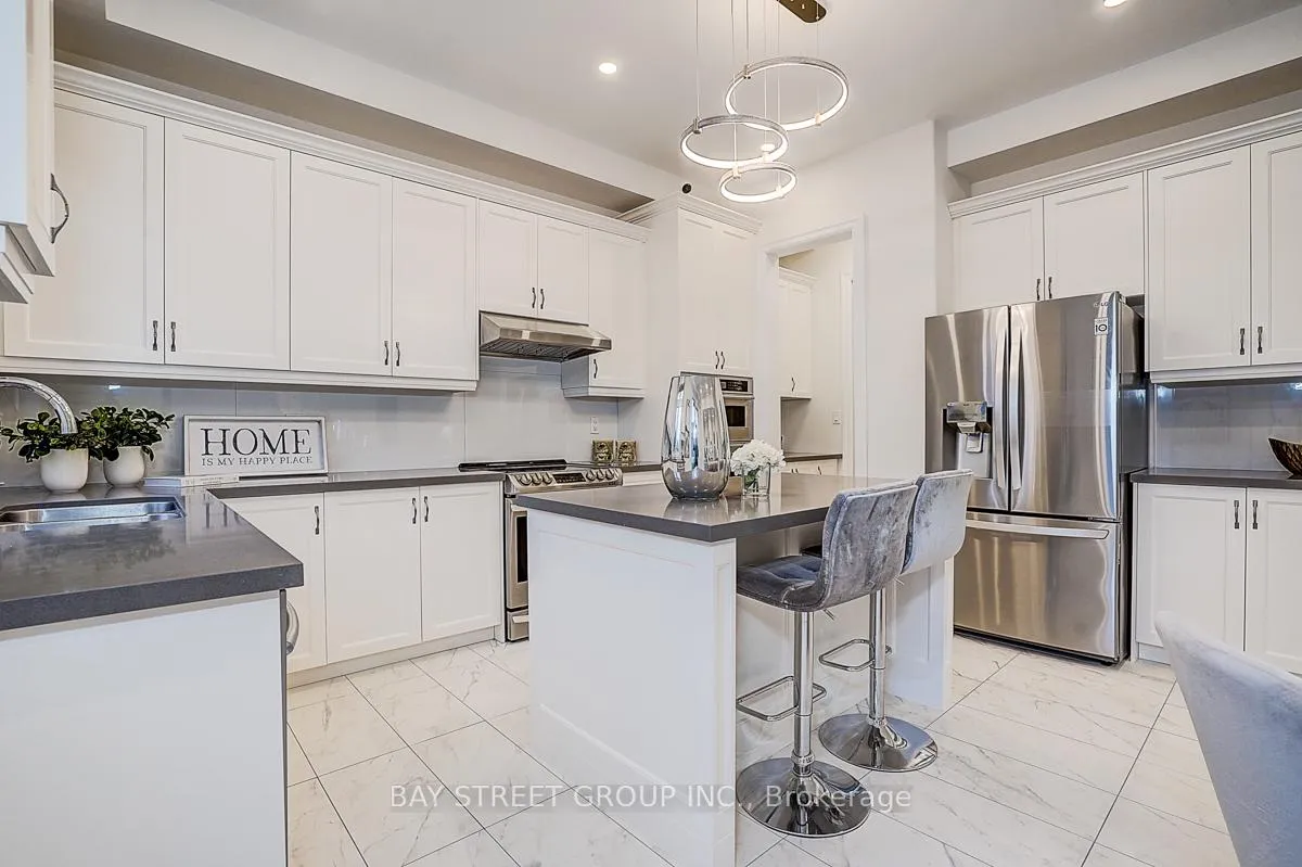 Photo 17 of 16 Botelho Circle, Aurora, Bayview Southeast — HOMEH