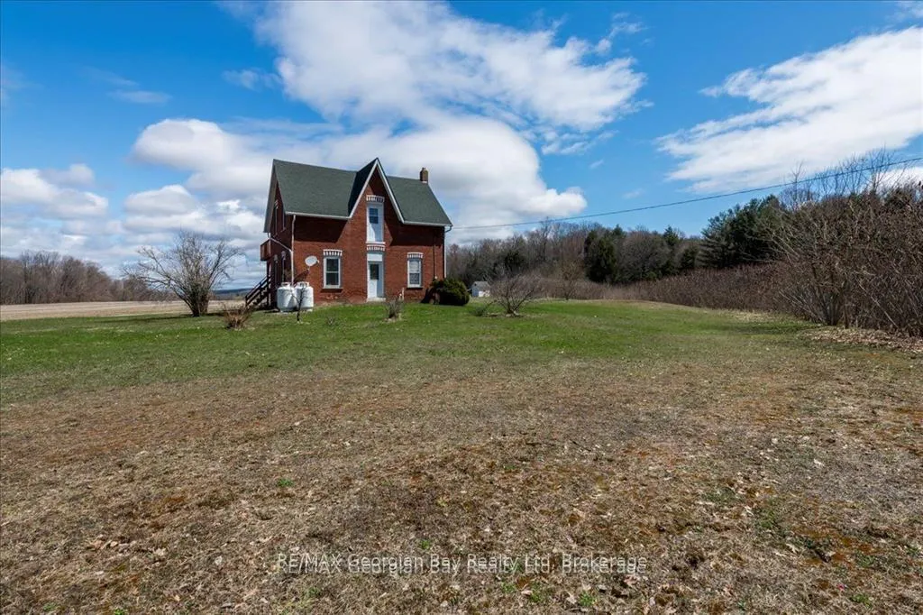 Photo 3 of 579 Marshall Road, Tiny, Rural Tiny — HOMEH