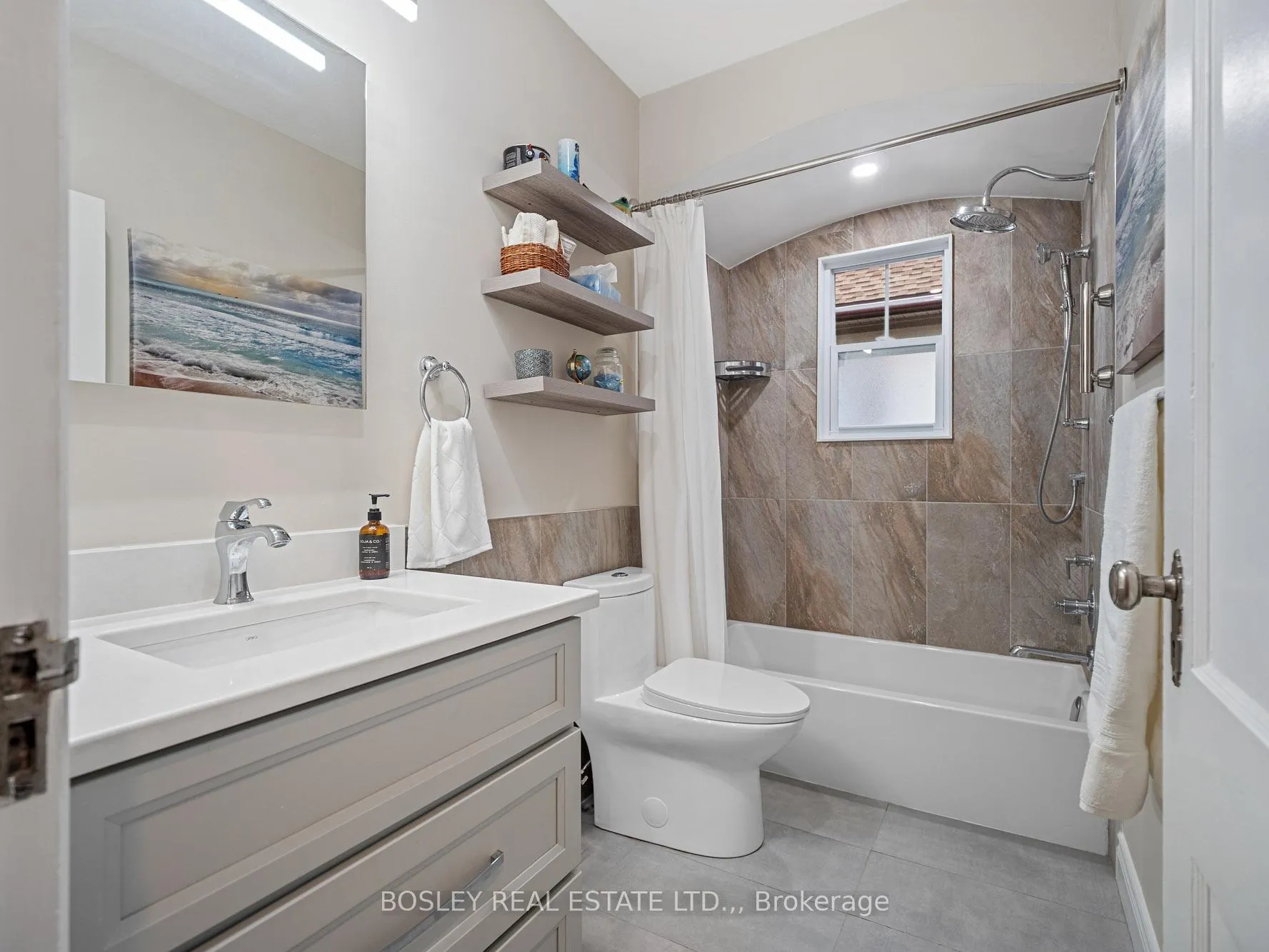 Photo 10 of 30 Spruce Street, St. Catharines, Downtown — HOMEH