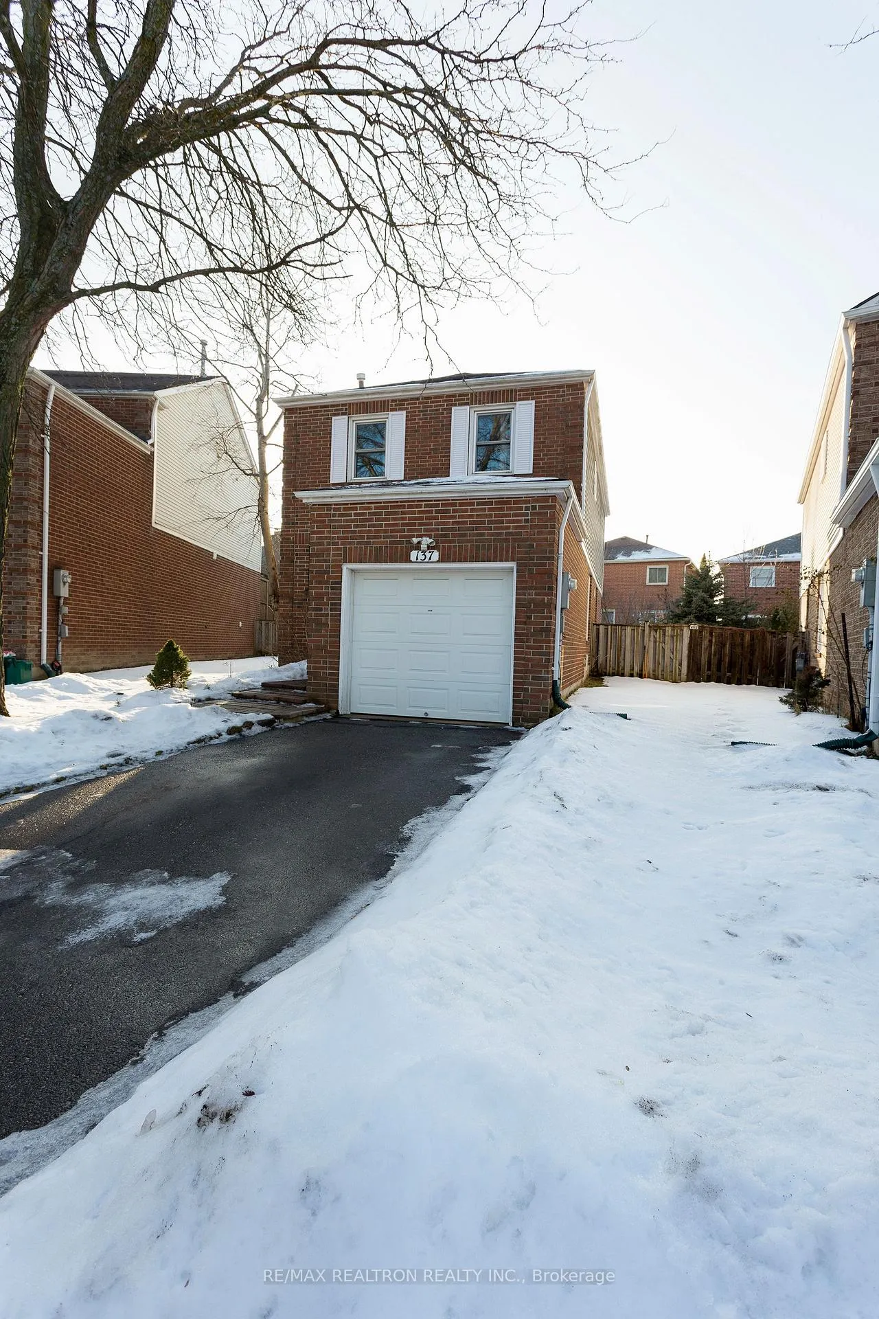 Photo 3 of 137 Glenmanor Way, Vaughan, Crestwood-Springfarm-Yorkhill — HOMEH