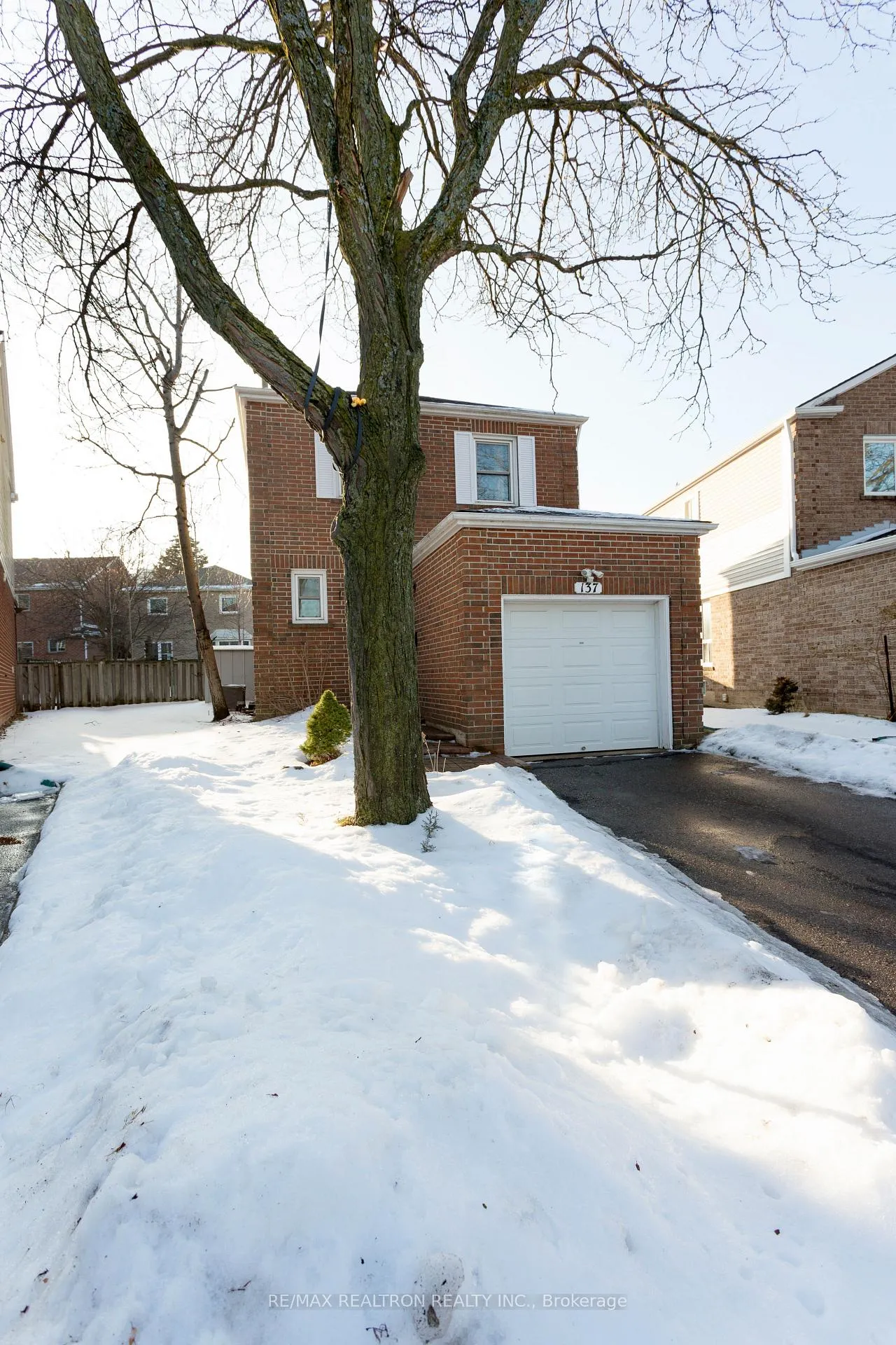 Photo 4 of 137 Glenmanor Way, Vaughan, Crestwood-Springfarm-Yorkhill — HOMEH