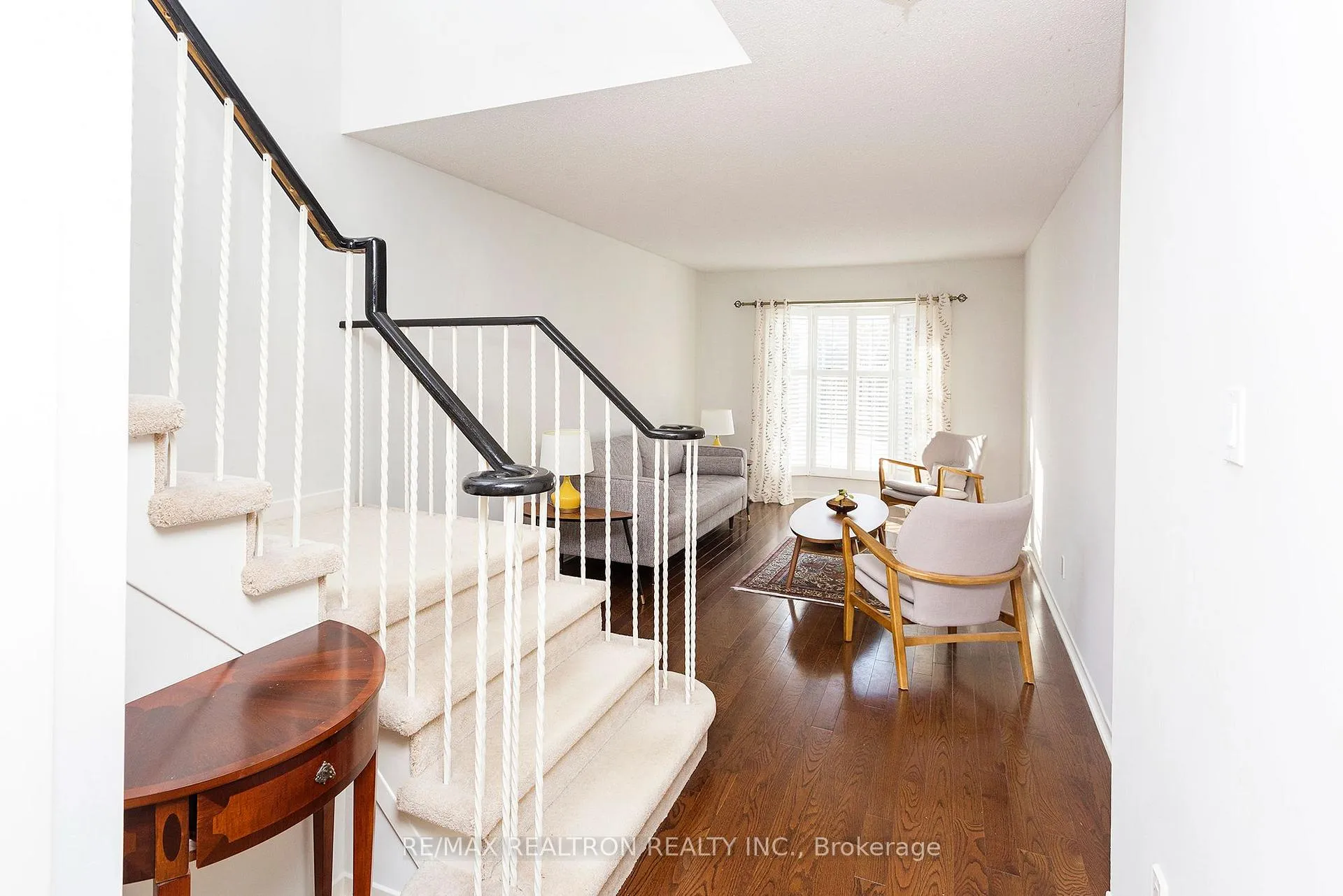 Photo 6 of 137 Glenmanor Way, Vaughan, Crestwood-Springfarm-Yorkhill — HOMEH