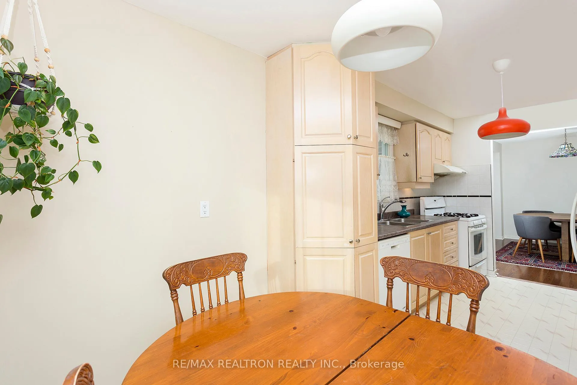 Photo 14 of 137 Glenmanor Way, Vaughan, Crestwood-Springfarm-Yorkhill — HOMEH
