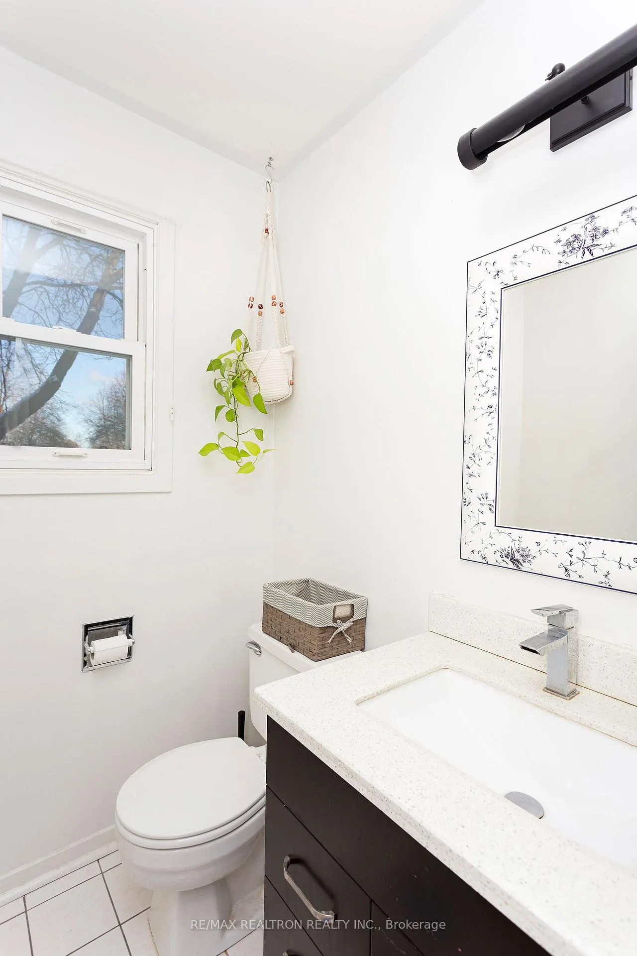 Photo 16 of 137 Glenmanor Way, Vaughan, Crestwood-Springfarm-Yorkhill — HOMEH