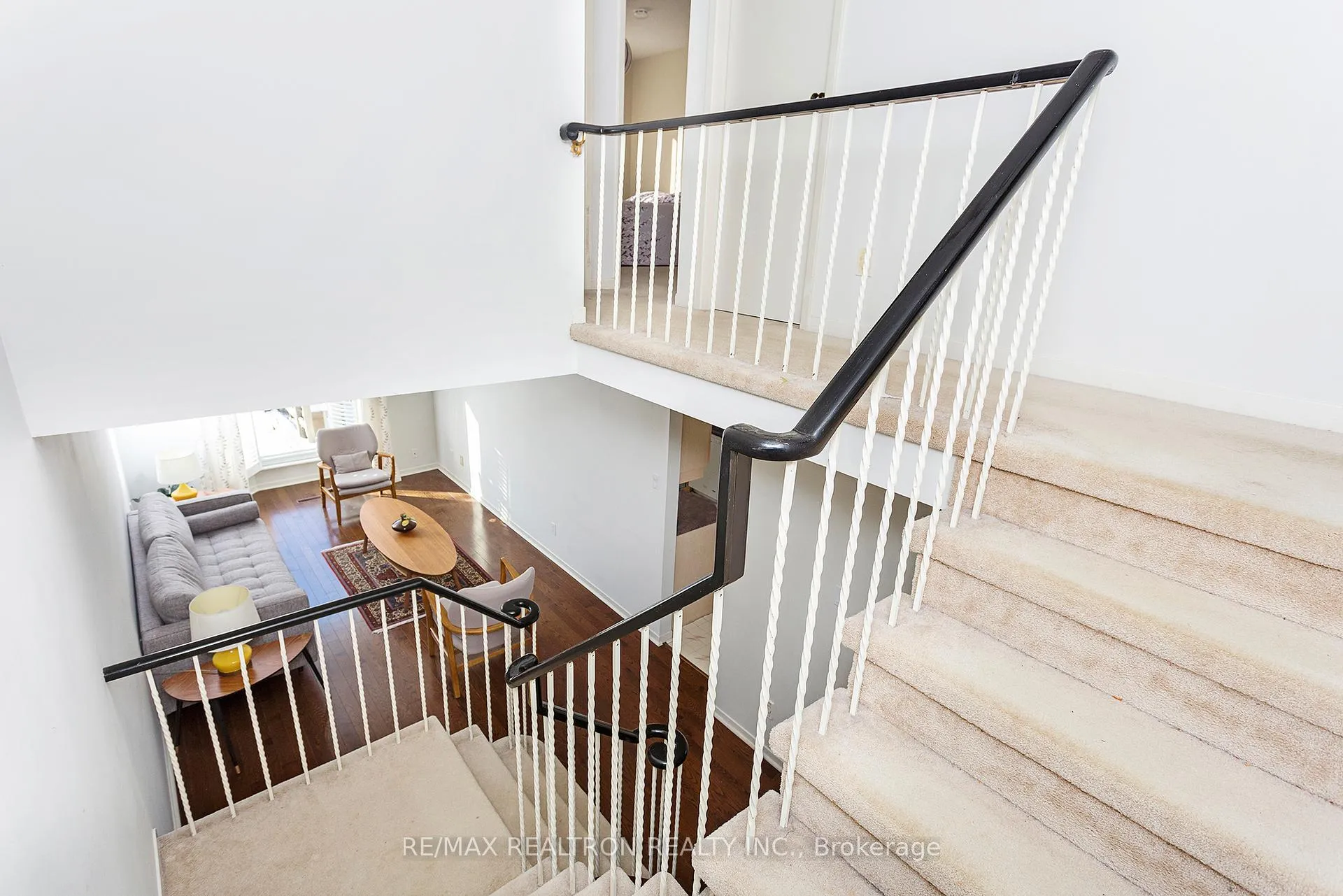 Photo 17 of 137 Glenmanor Way, Vaughan, Crestwood-Springfarm-Yorkhill — HOMEH