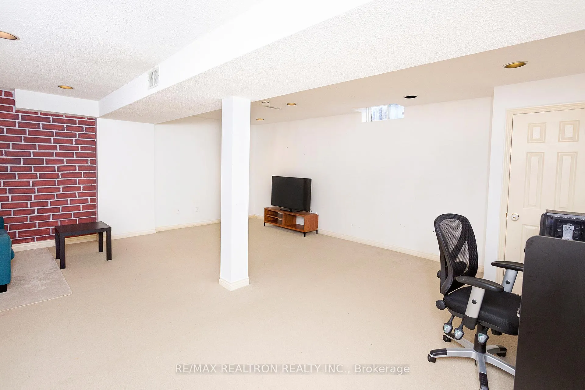 Photo 28 of 137 Glenmanor Way, Vaughan, Crestwood-Springfarm-Yorkhill — HOMEH