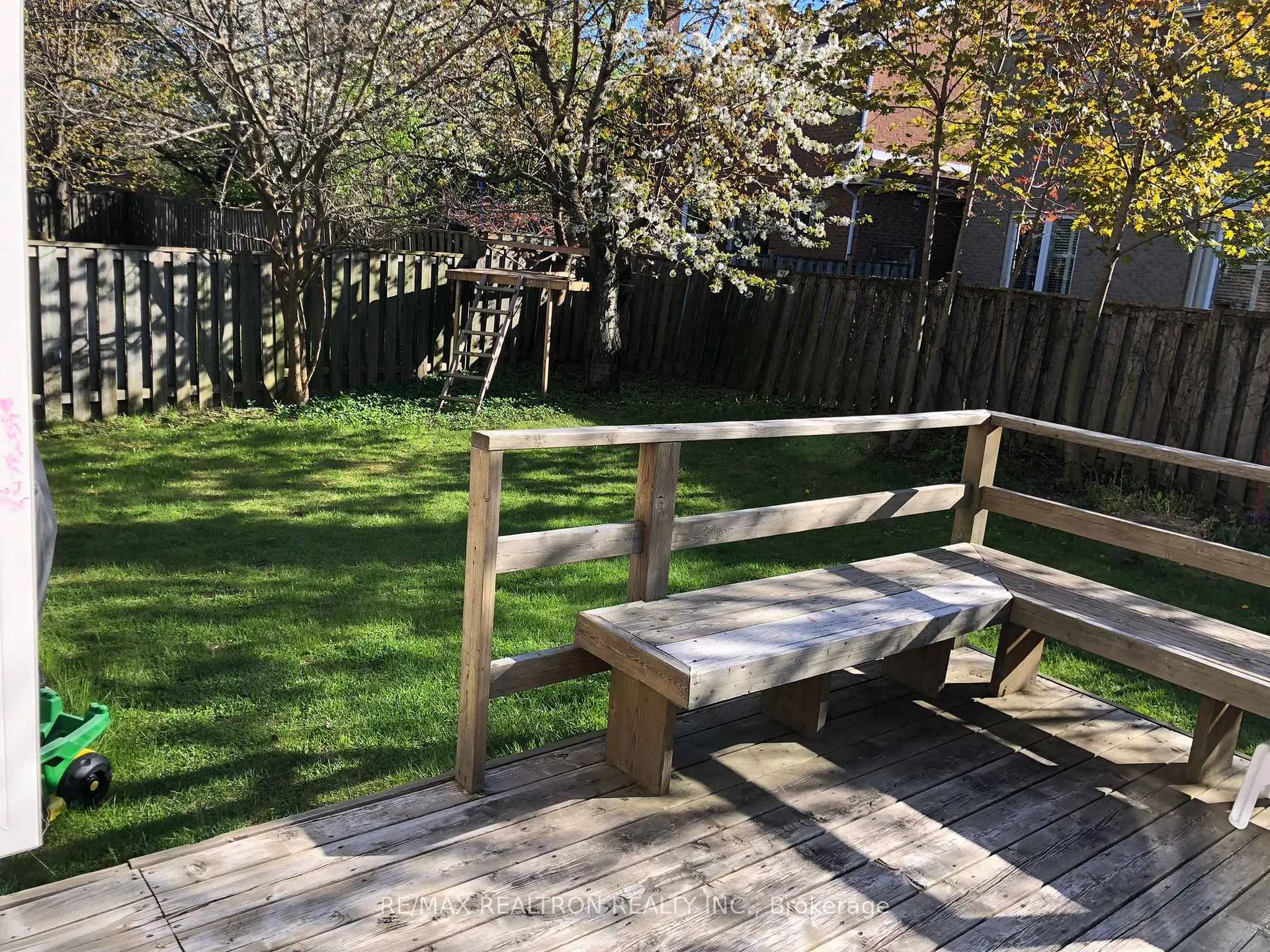 Photo 31 of 137 Glenmanor Way, Vaughan, Crestwood-Springfarm-Yorkhill — HOMEH