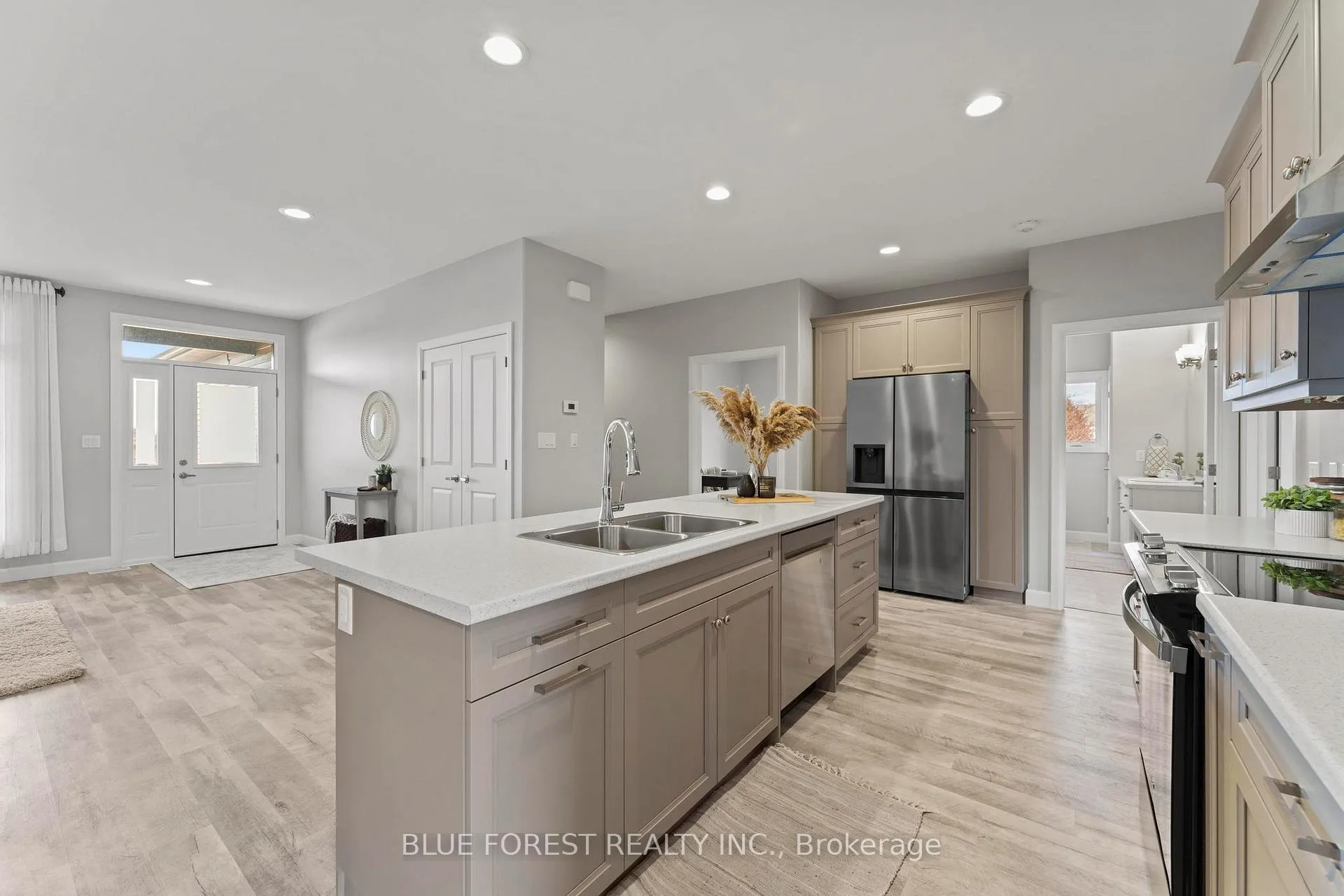 Photo 12 of 14 Vida Street, Chatham-Kent, Blenheim — HOMEH