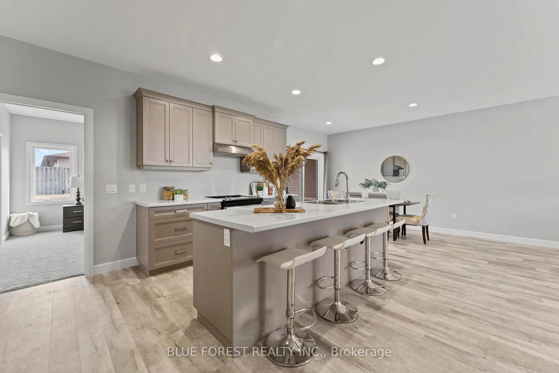 Photo 16 of 14 Vida Street, Chatham-Kent, Blenheim — HOMEH