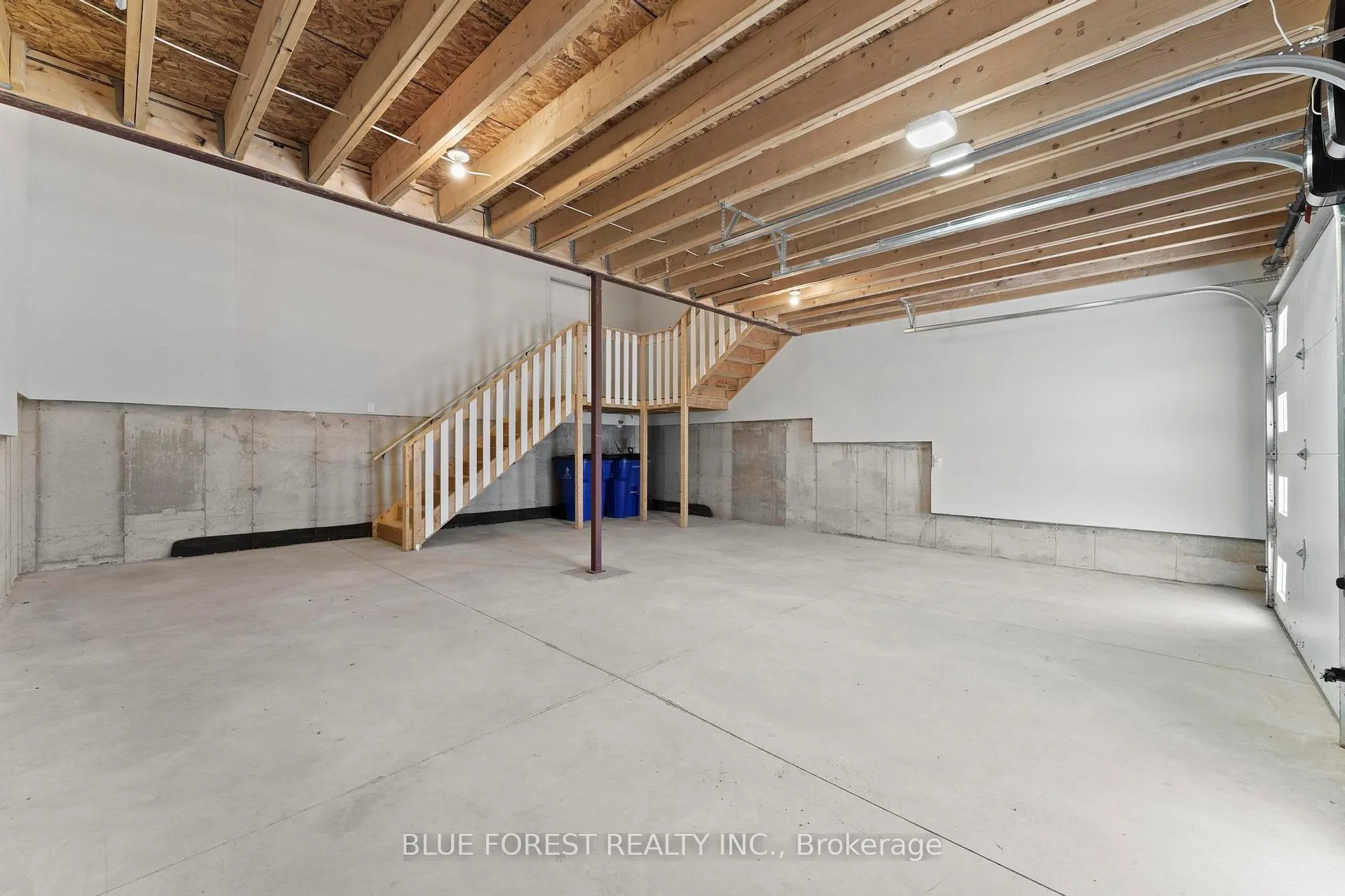 Photo 26 of 14 Vida Street, Chatham-Kent, Blenheim — HOMEH