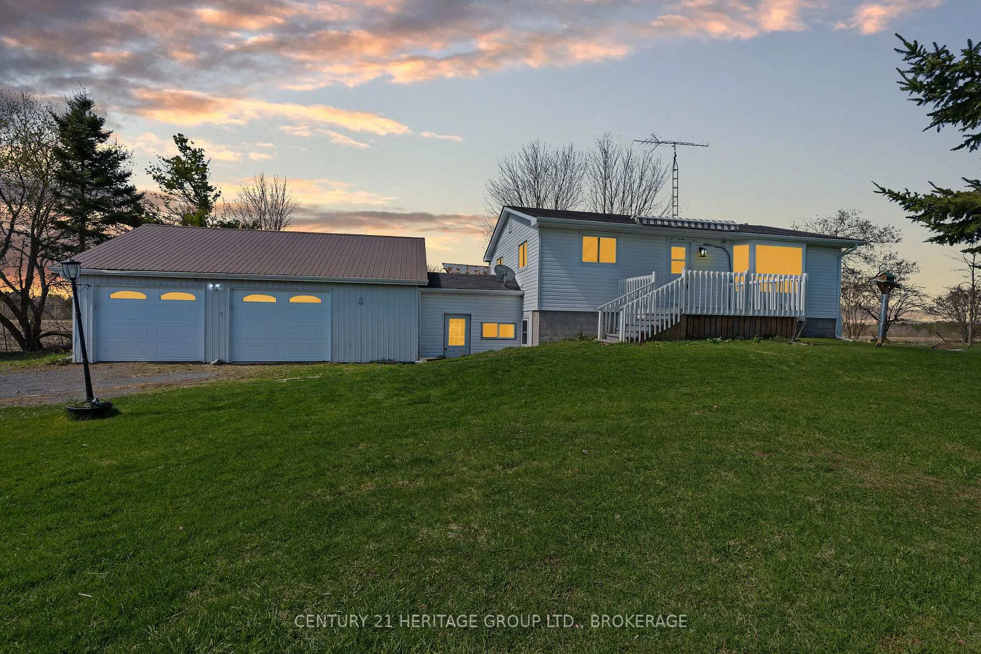 Photo 2 of 2750 15 Highway, Rideau Lakes, Rideau Lakes (South Crosby) Twp — HOMEH