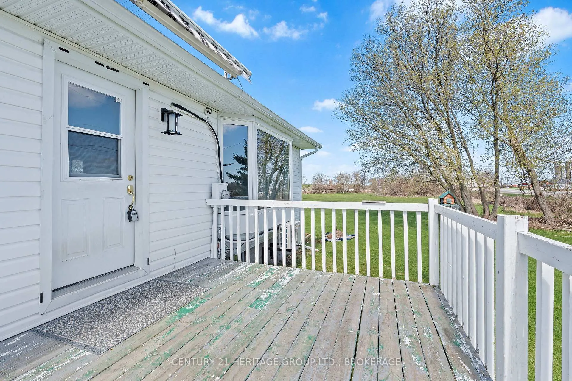 Photo 4 of 2750 15 Highway, Rideau Lakes, Rideau Lakes (South Crosby) Twp — HOMEH
