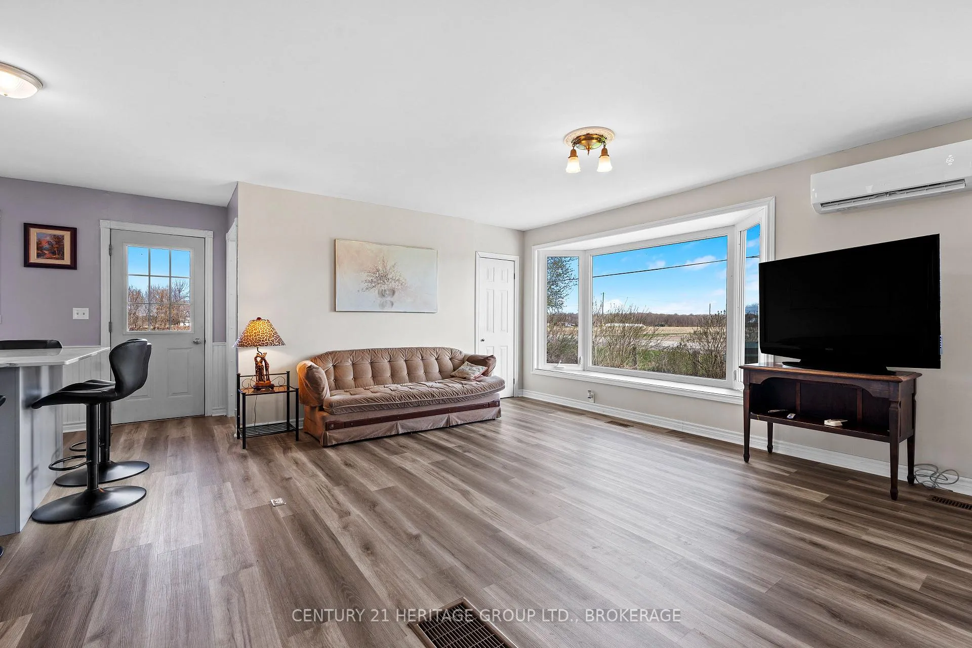 Photo 8 of 2750 15 Highway, Rideau Lakes, Rideau Lakes (South Crosby) Twp — HOMEH
