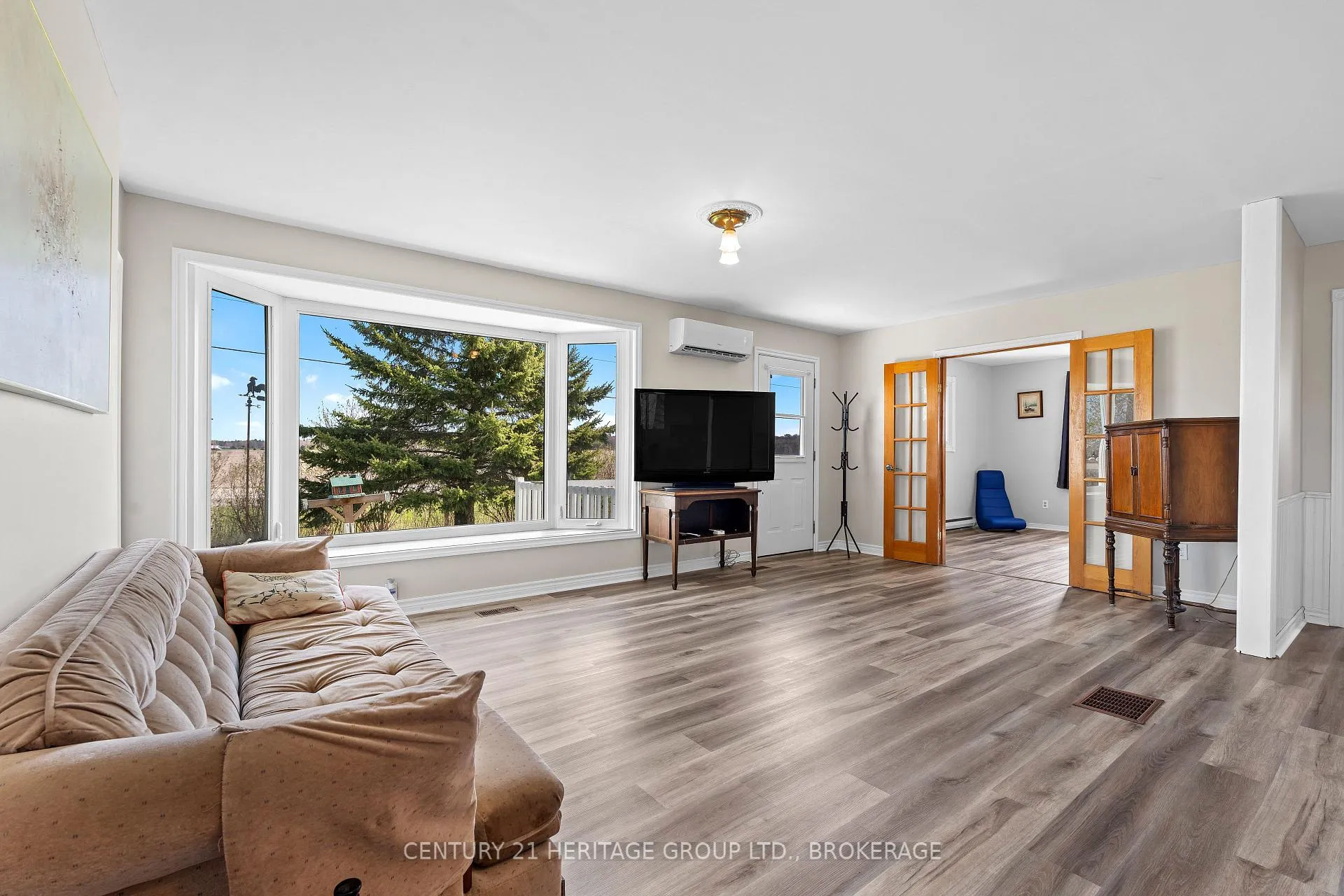 Photo 10 of 2750 15 Highway, Rideau Lakes, Rideau Lakes (South Crosby) Twp — HOMEH