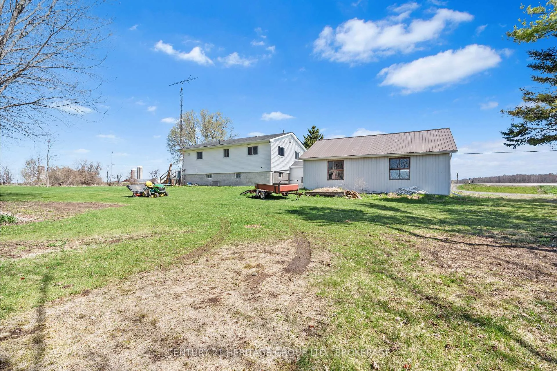 Photo 41 of 2750 15 Highway, Rideau Lakes, Rideau Lakes (South Crosby) Twp — HOMEH