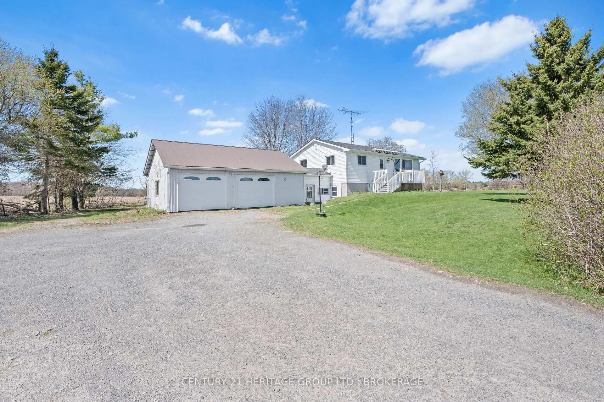 Photo 43 of 2750 15 Highway, Rideau Lakes, Rideau Lakes (South Crosby) Twp — HOMEH
