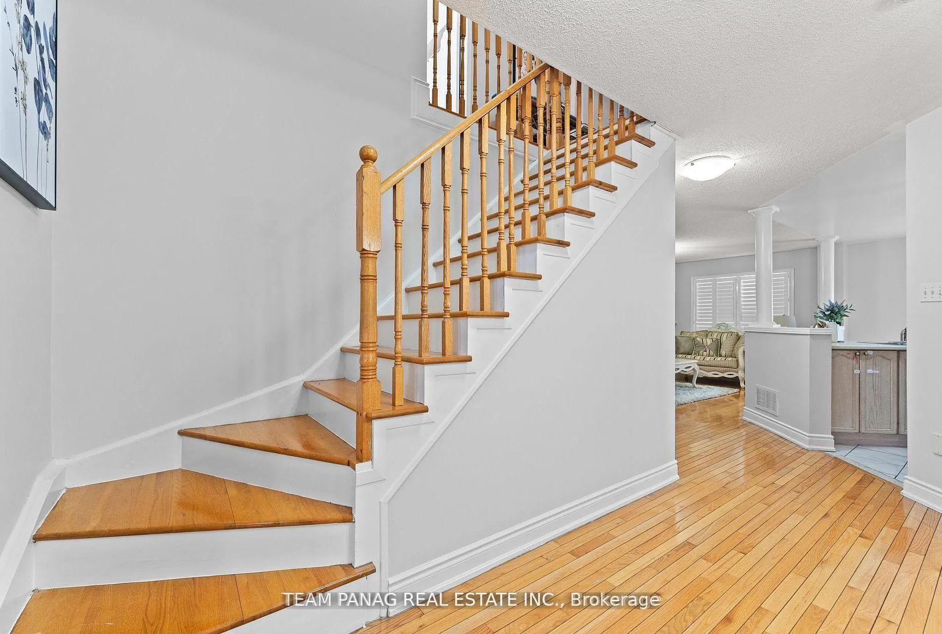 Photo 4 of 16 Saintsbury Crescent, Brampton, Sandringham-Wellington — HOMEH