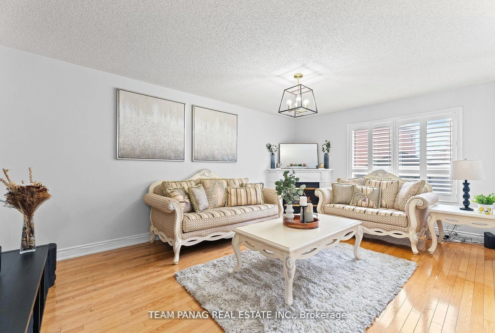 Photo 8 of 16 Saintsbury Crescent, Brampton, Sandringham-Wellington — HOMEH