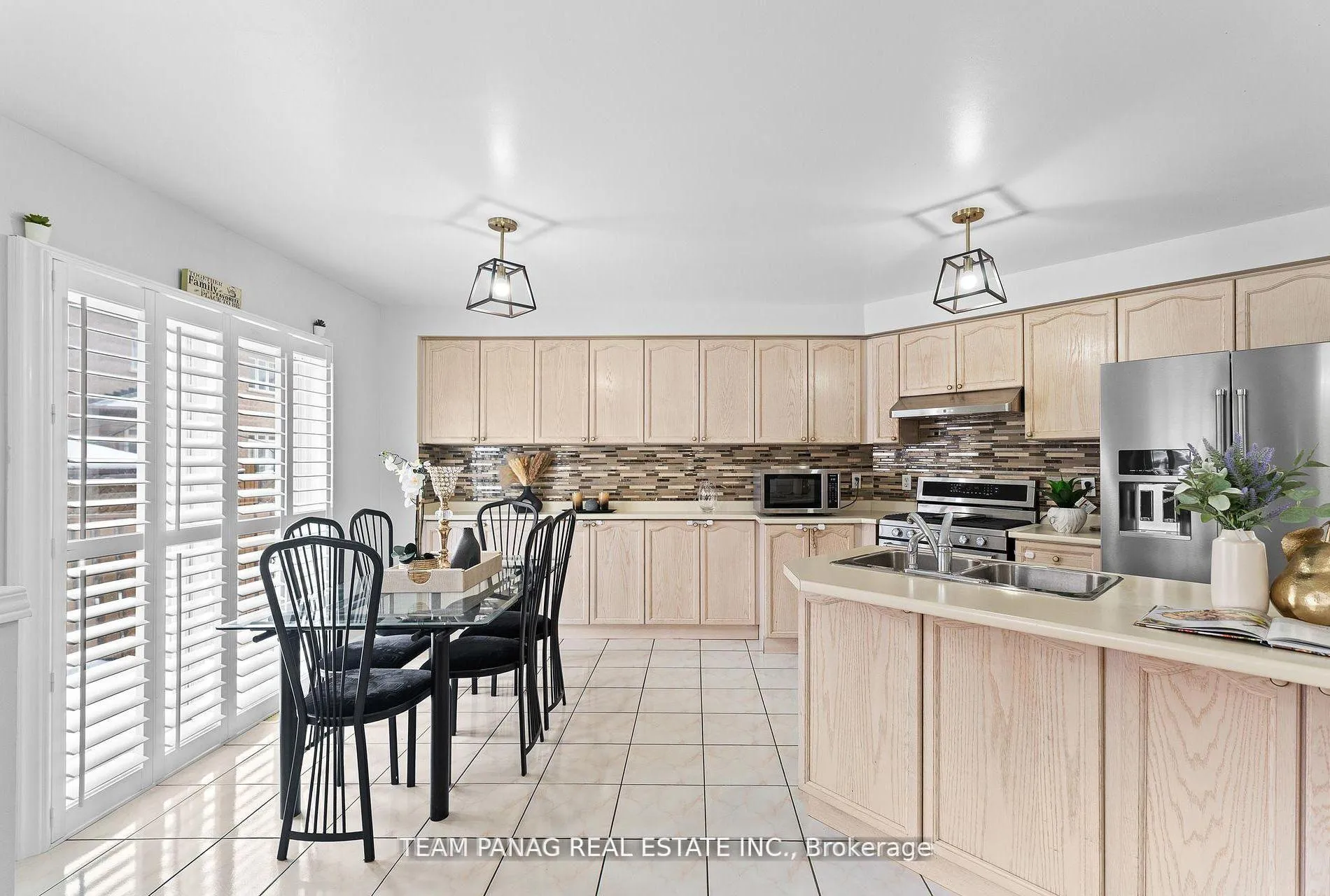 Photo 10 of 16 Saintsbury Crescent, Brampton, Sandringham-Wellington — HOMEH