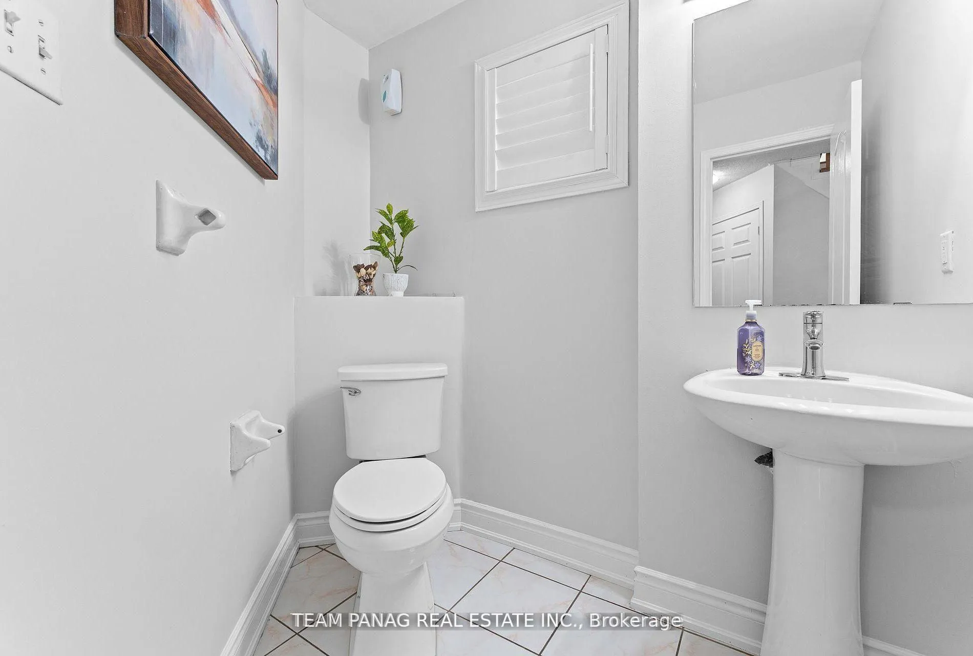 Photo 11 of 16 Saintsbury Crescent, Brampton, Sandringham-Wellington — HOMEH