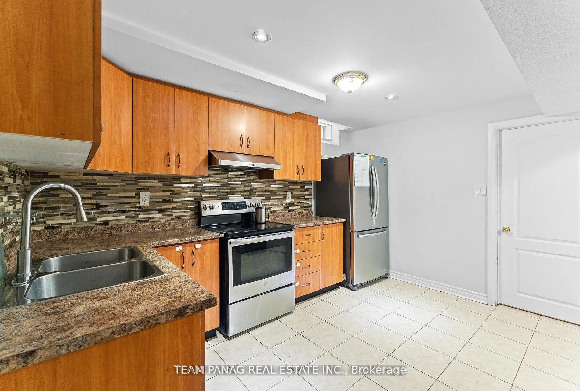 Photo 24 of 16 Saintsbury Crescent, Brampton, Sandringham-Wellington — HOMEH