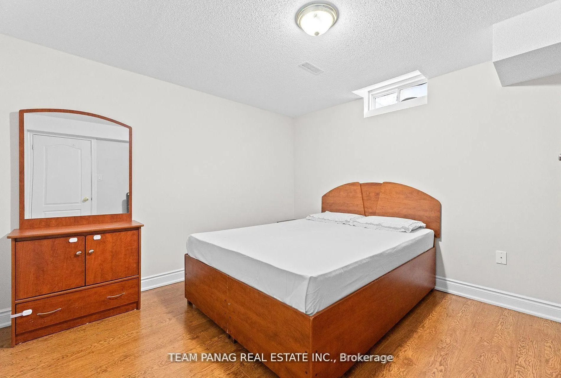 Photo 26 of 16 Saintsbury Crescent, Brampton, Sandringham-Wellington — HOMEH