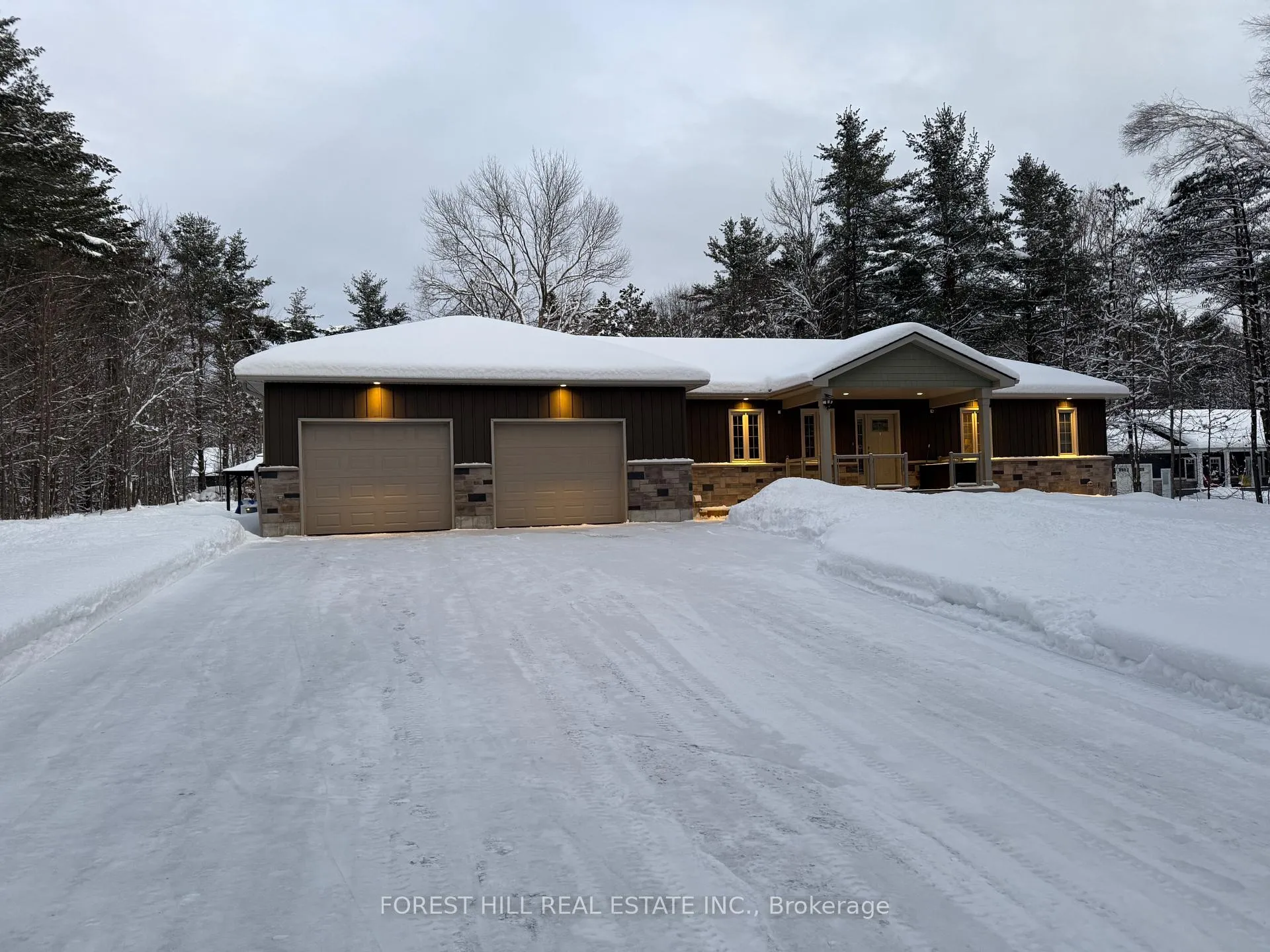 Photo 1 of 1025 Tower Crescent, Gravenhurst, Morriston — HOMEH