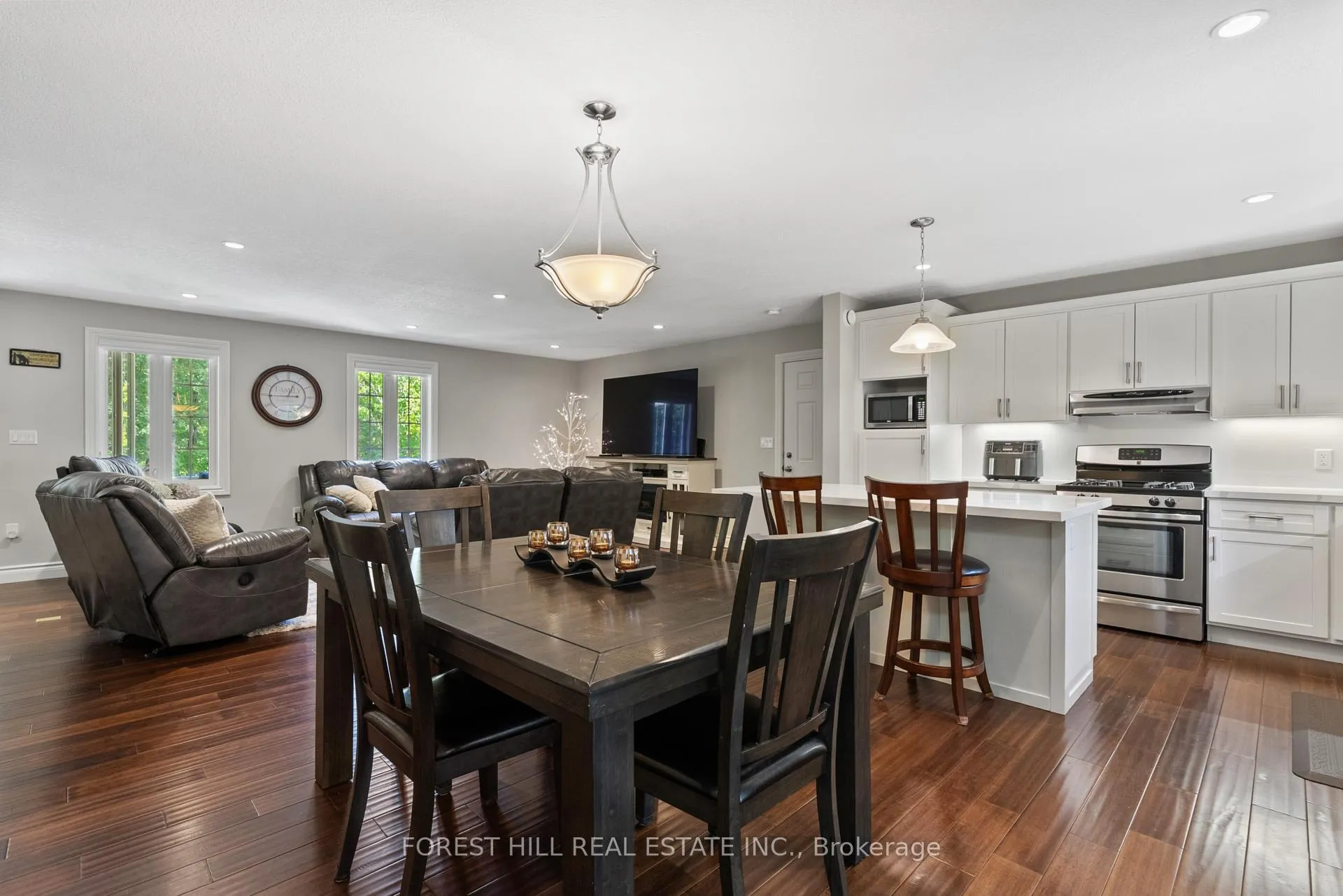 Photo 8 of 1025 Tower Crescent, Gravenhurst, Morriston — HOMEH