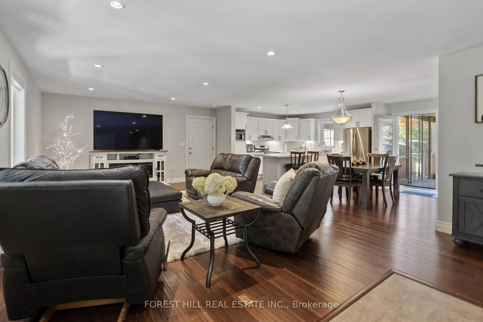 Photo 9 of 1025 Tower Crescent, Gravenhurst, Morriston — HOMEH
