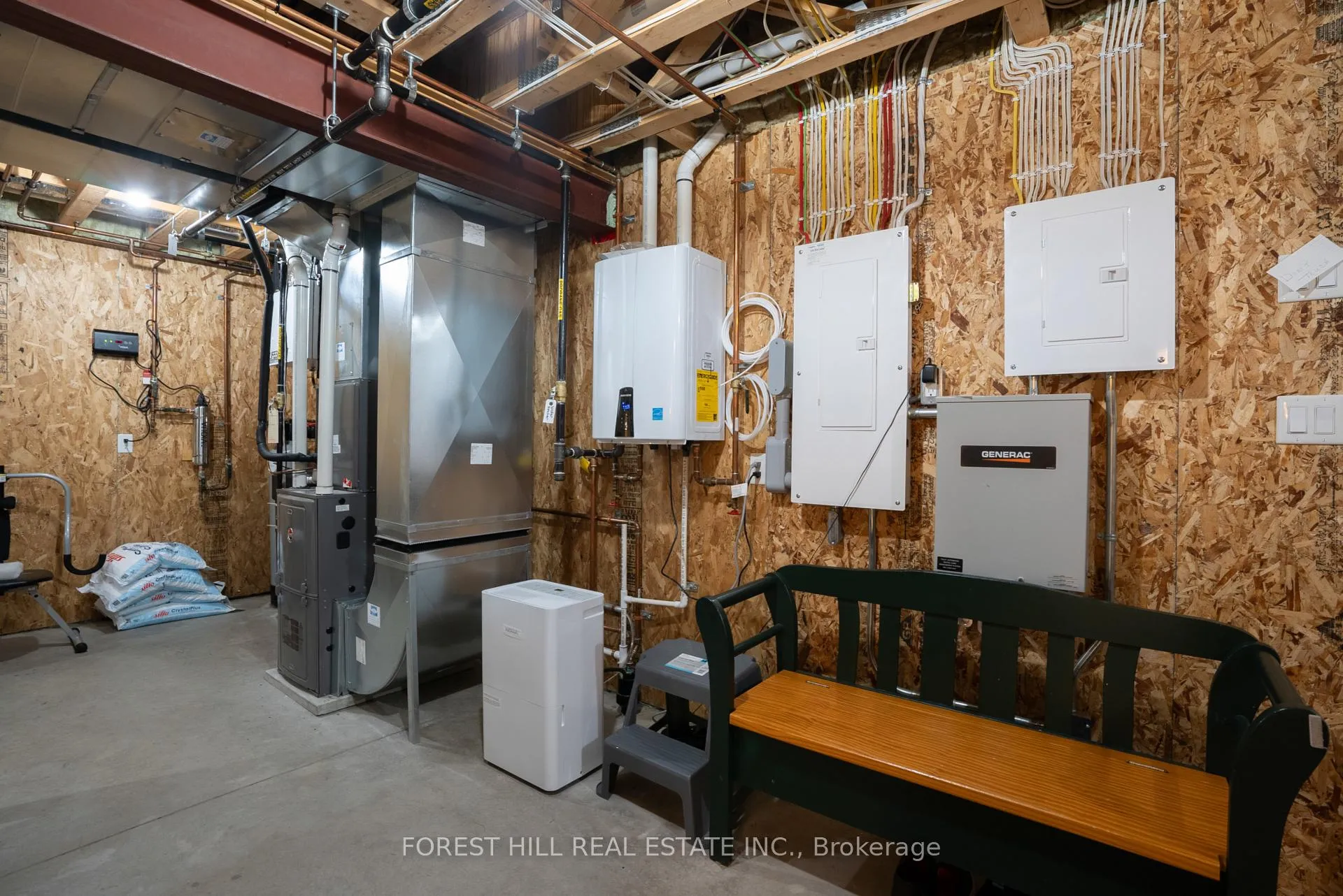 Photo 38 of 1025 Tower Crescent, Gravenhurst, Morriston — HOMEH