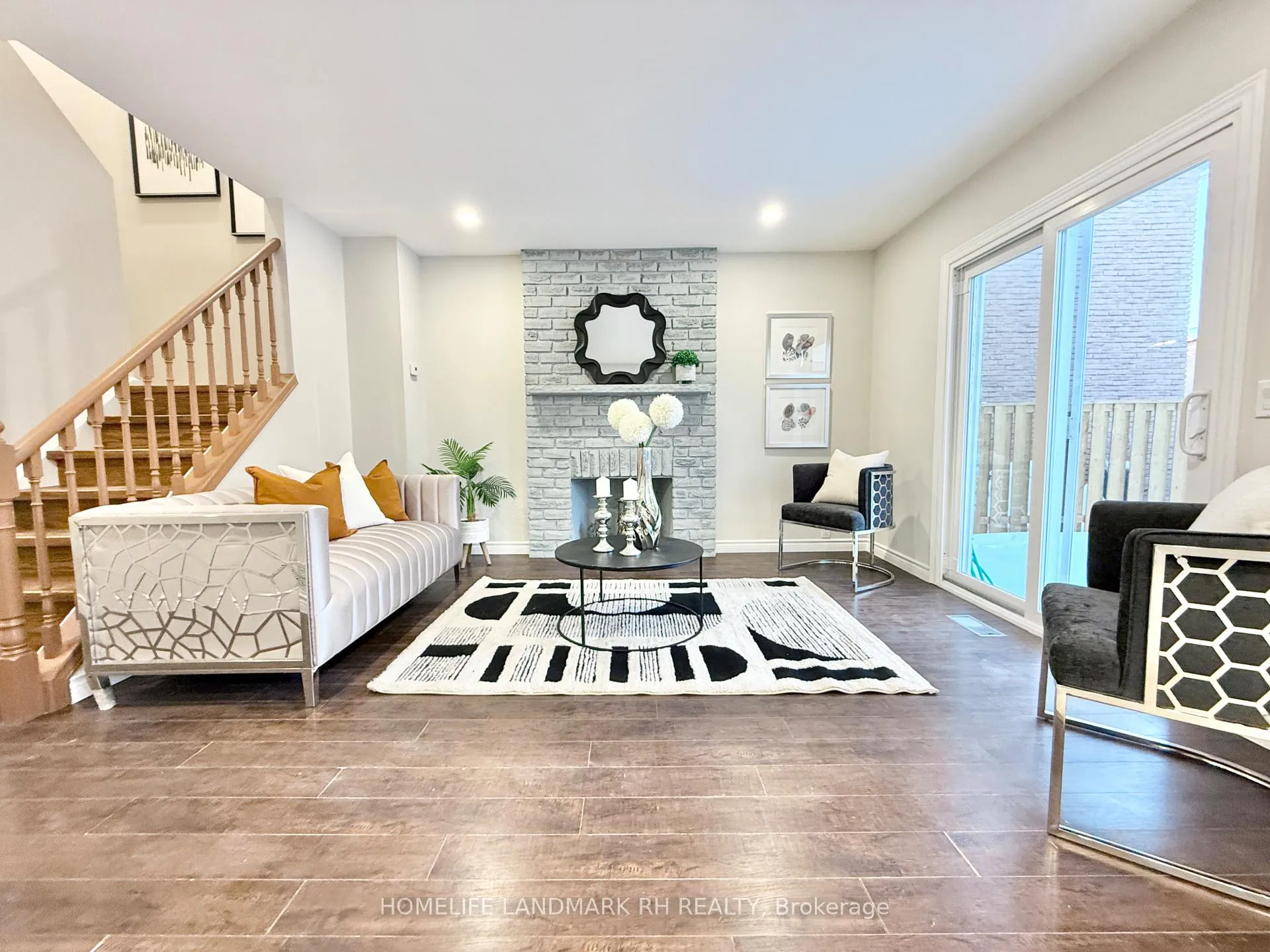 Photo 7 of 114 Mercer Crescent, Markham, Raymerville — HOMEH
