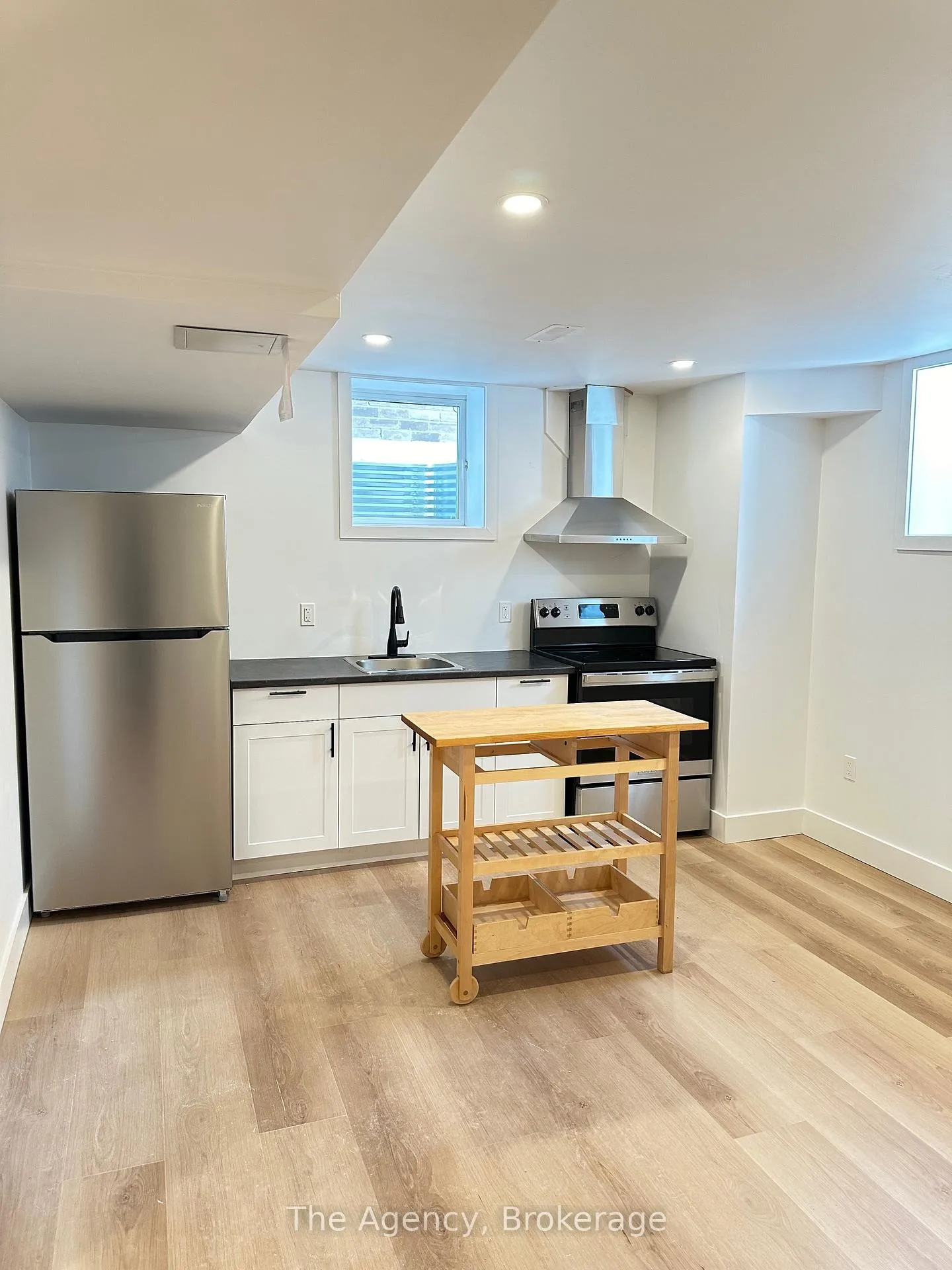 Photo 32 of 671 Anishinaabe Drive, Shelburne — HOMEH