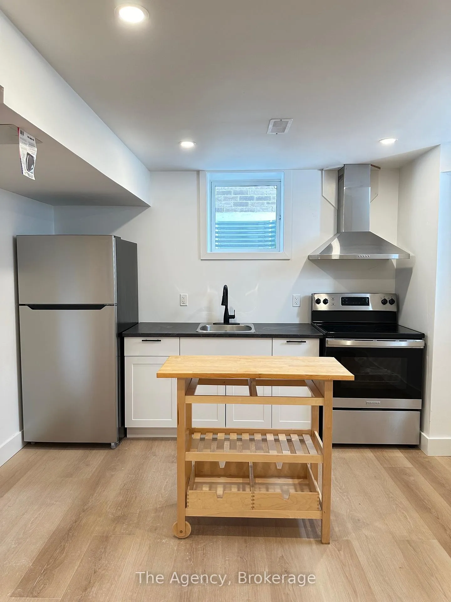 Photo 43 of 671 Anishinaabe Drive, Shelburne — HOMEH