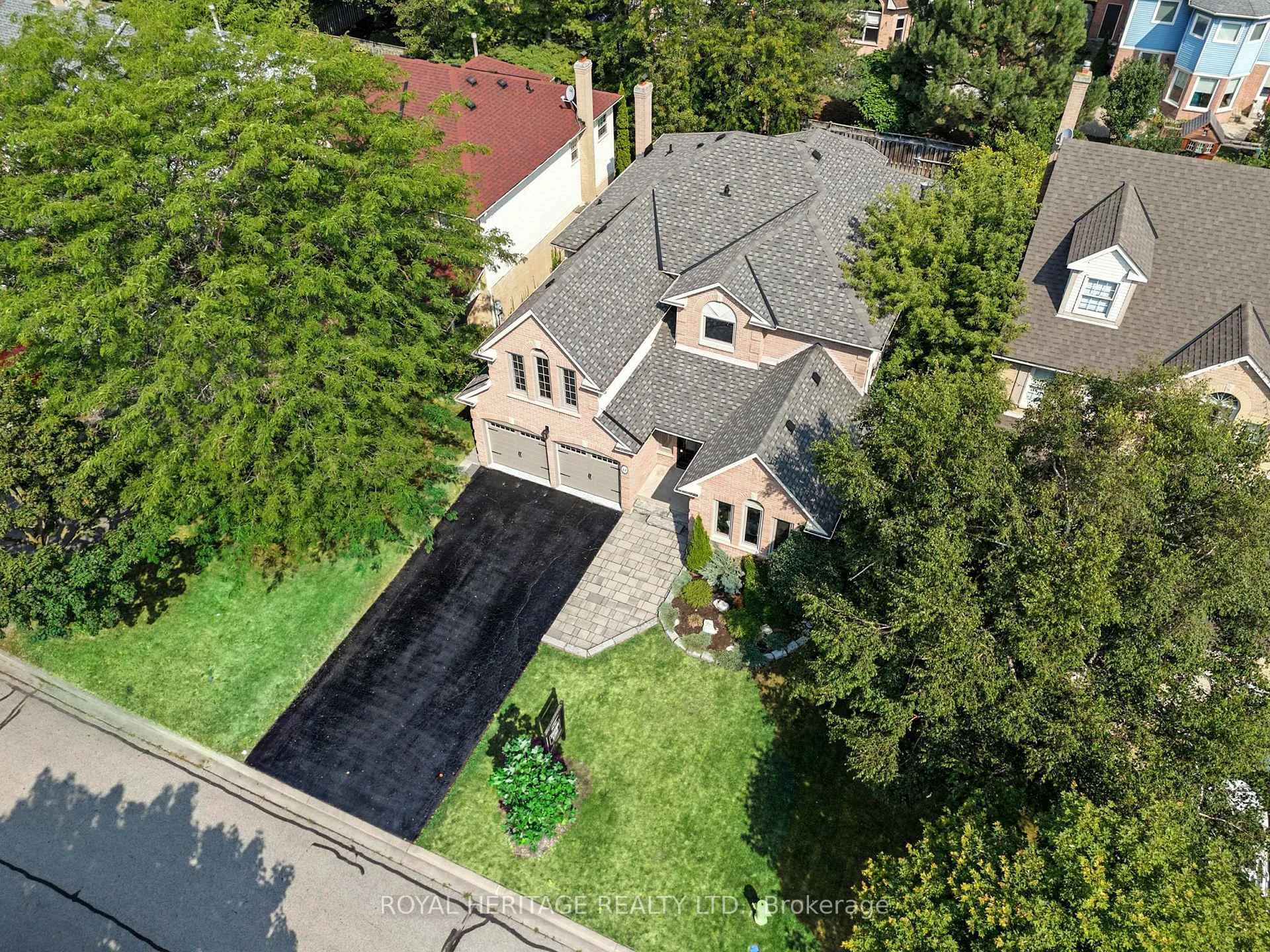 Photo 5 of 14 Balsdon Crescent, Whitby, Lynde Creek — HOMEH