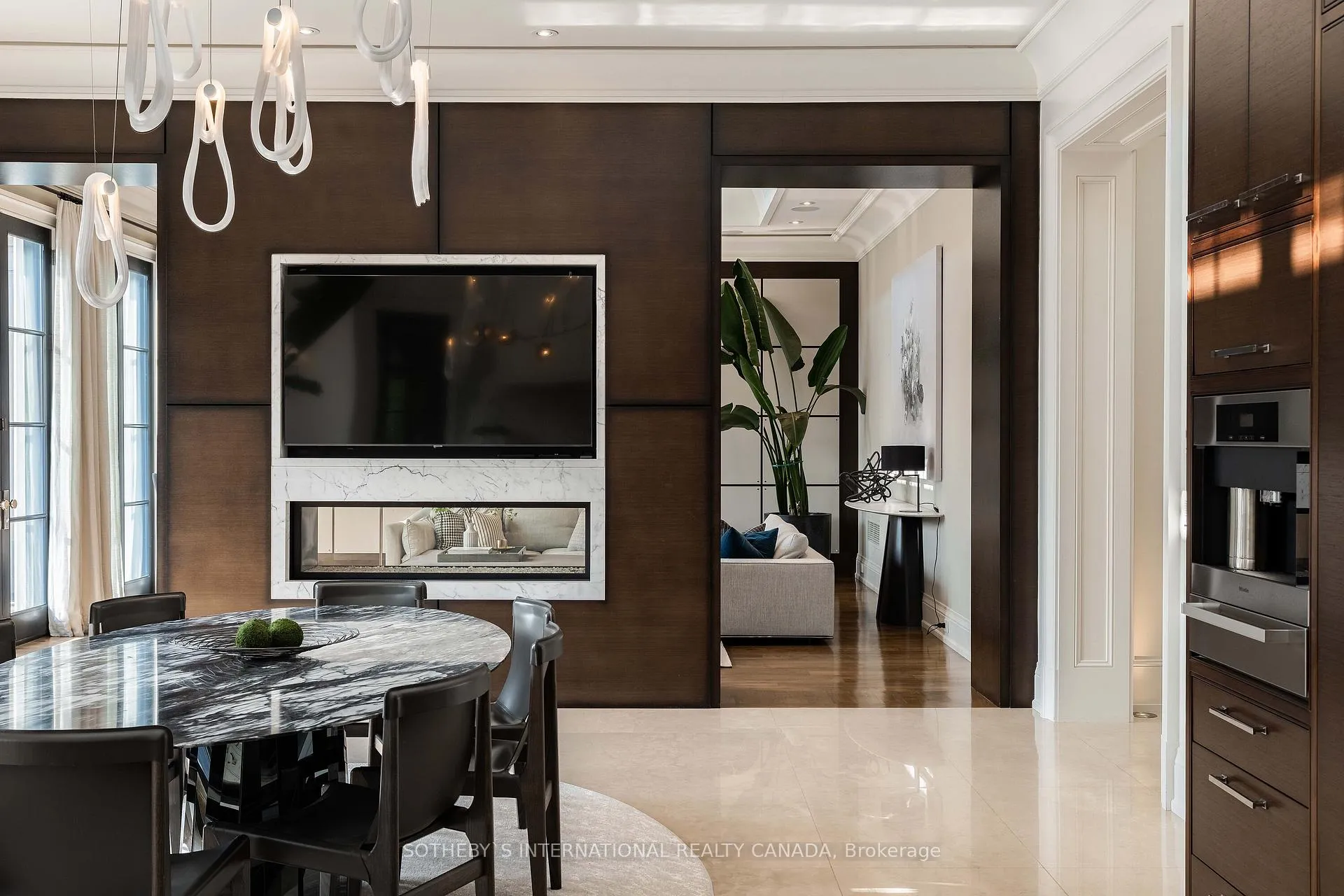 Photo 8 of 24 Hedgerow Court, Vaughan, Kleinburg — HOMEH