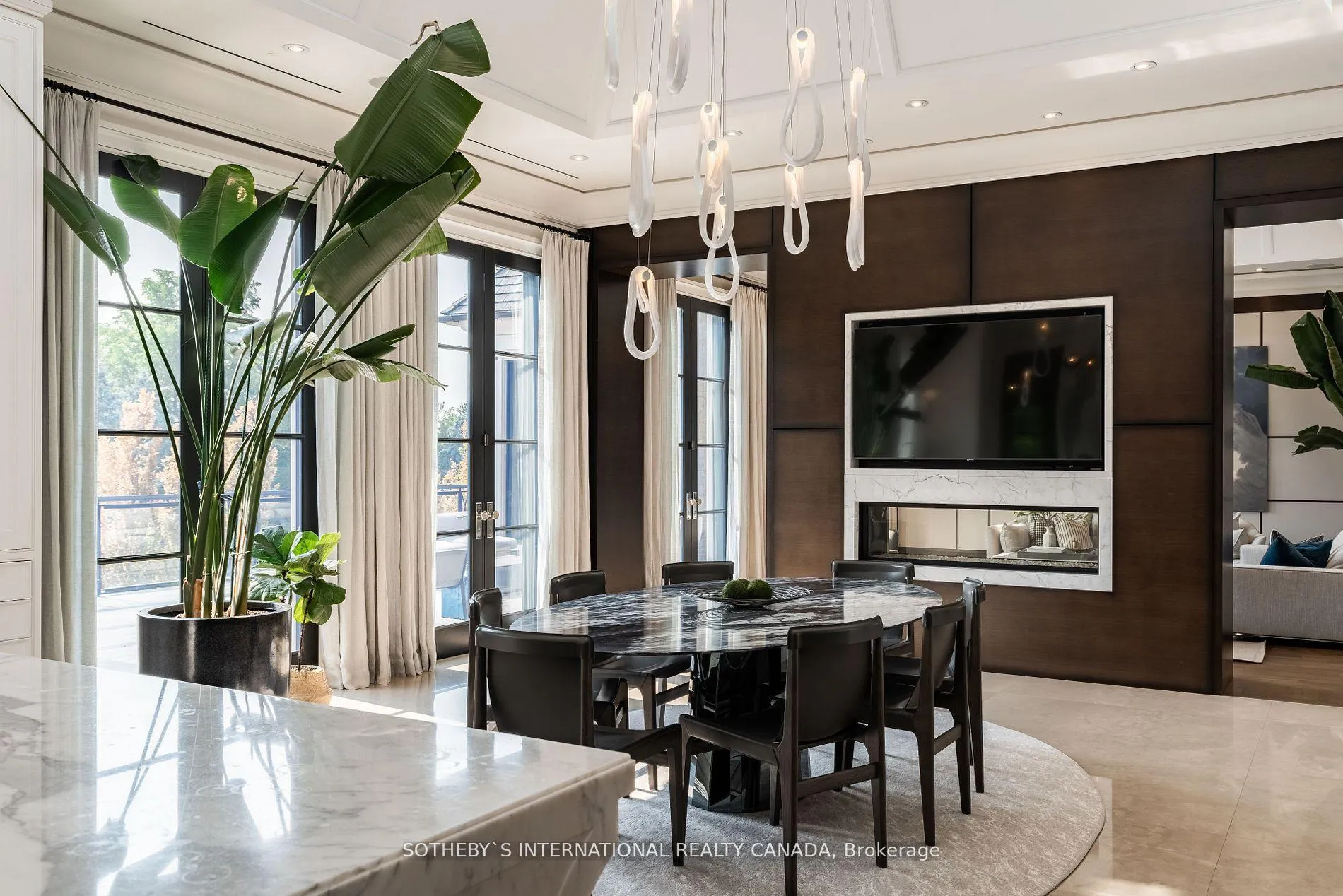 Photo 9 of 24 Hedgerow Court, Vaughan, Kleinburg — HOMEH
