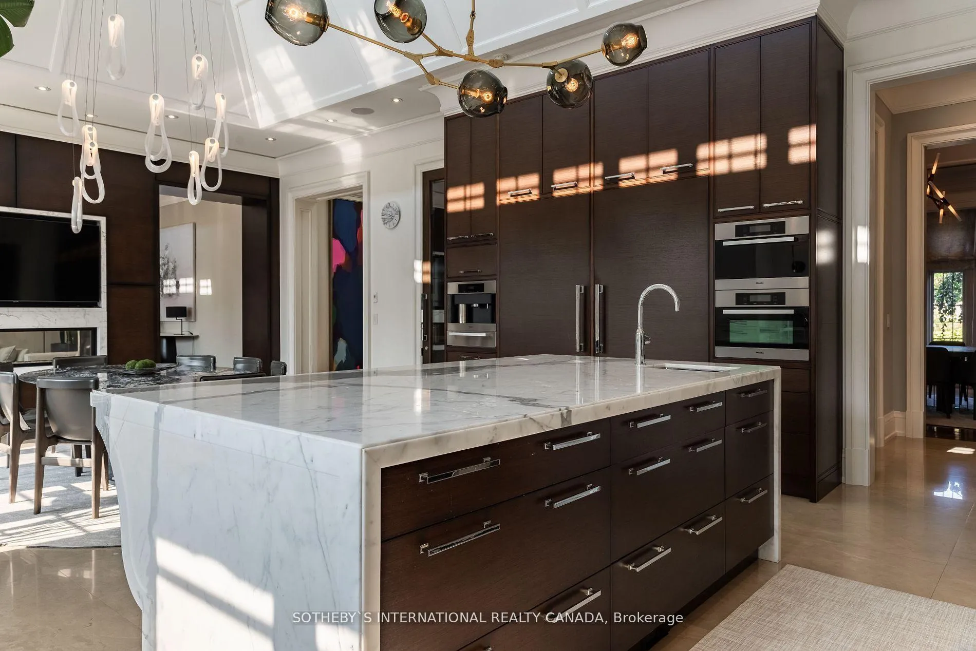Photo 12 of 24 Hedgerow Court, Vaughan, Kleinburg — HOMEH