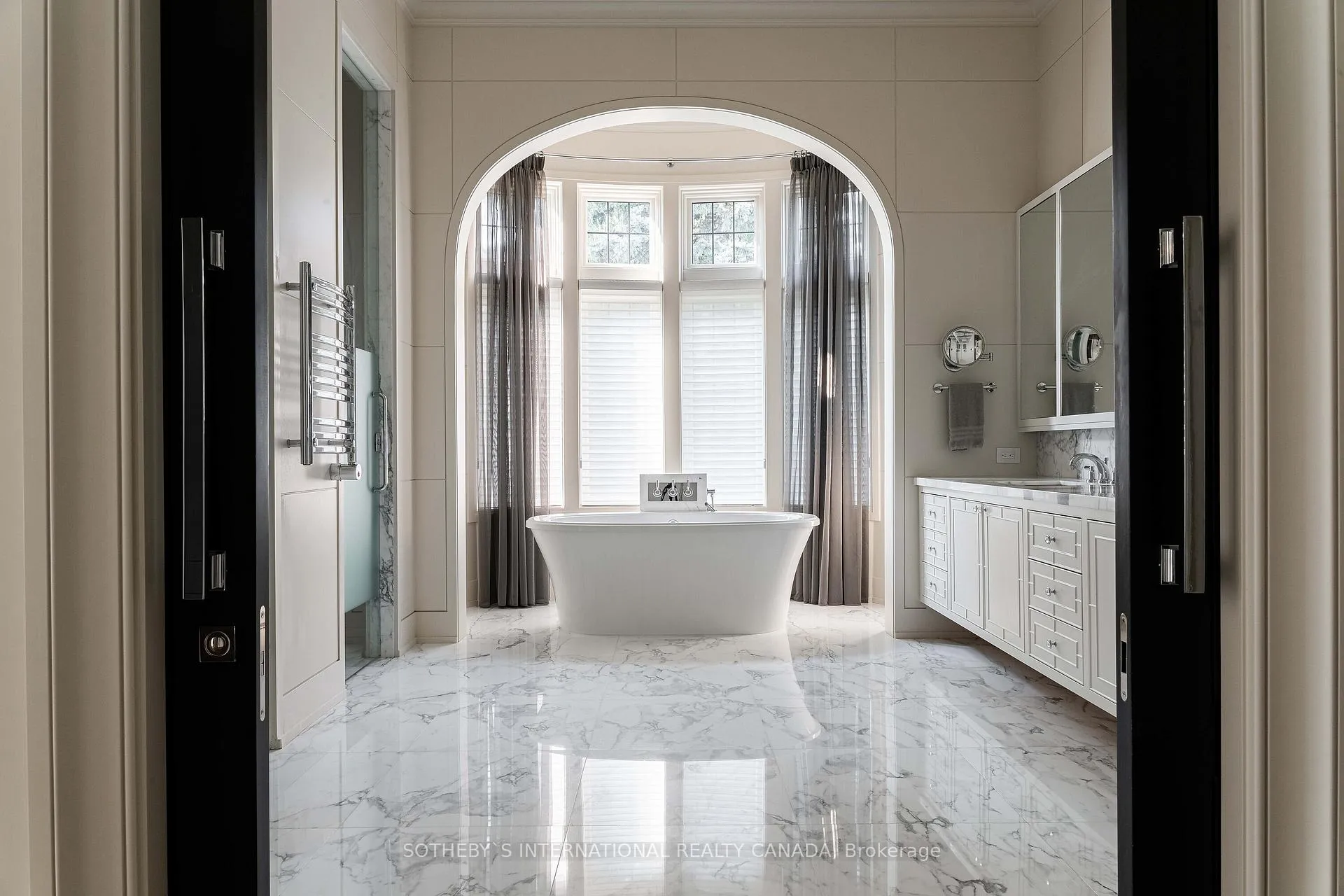 Photo 19 of 24 Hedgerow Court, Vaughan, Kleinburg — HOMEH
