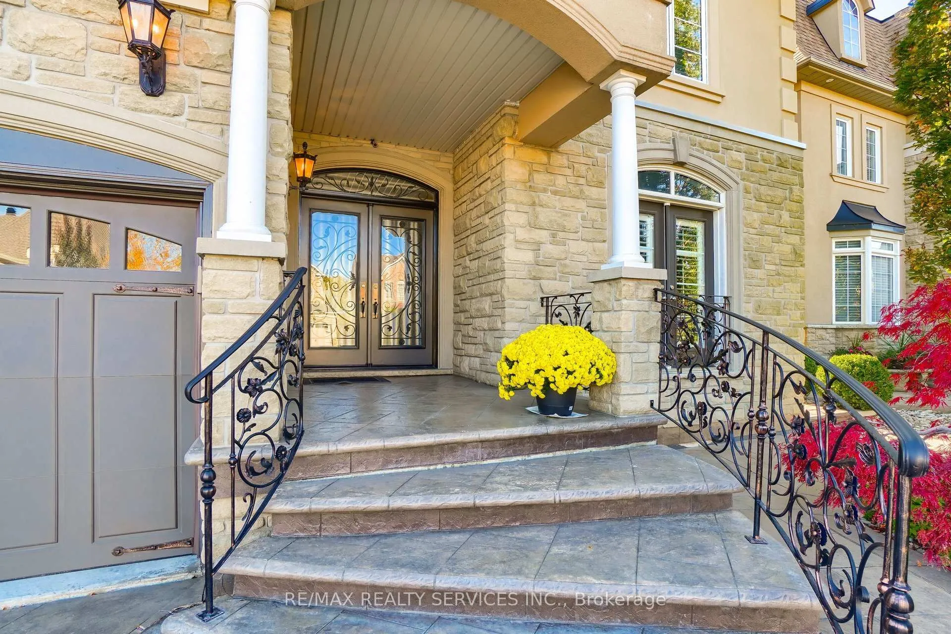 Photo 3 of 9 Concorde Drive, Brampton, Vales of Castlemore North — HOMEH