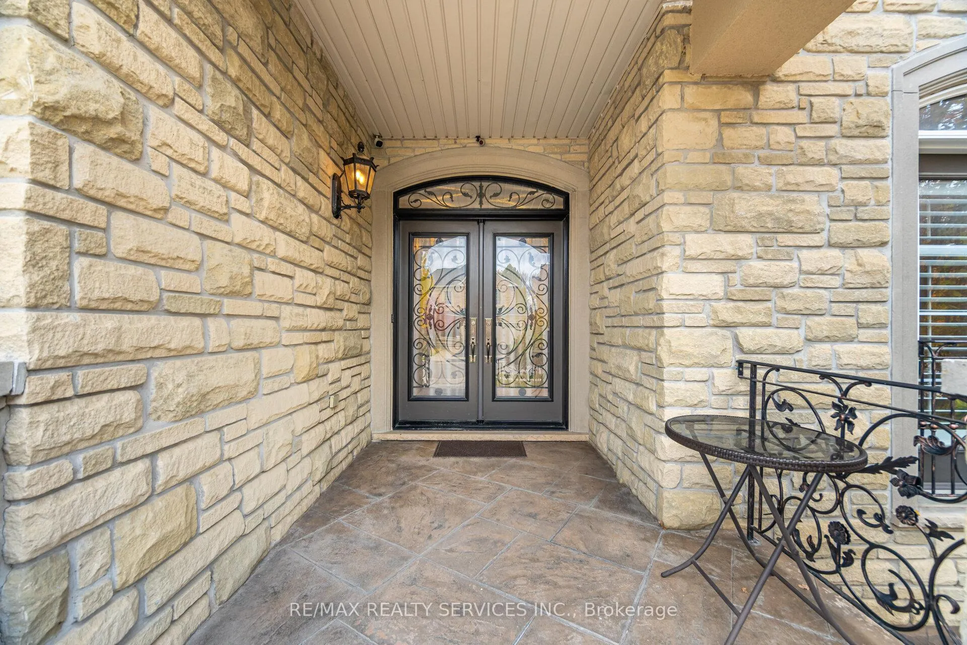 Photo 4 of 9 Concorde Drive, Brampton, Vales of Castlemore North — HOMEH